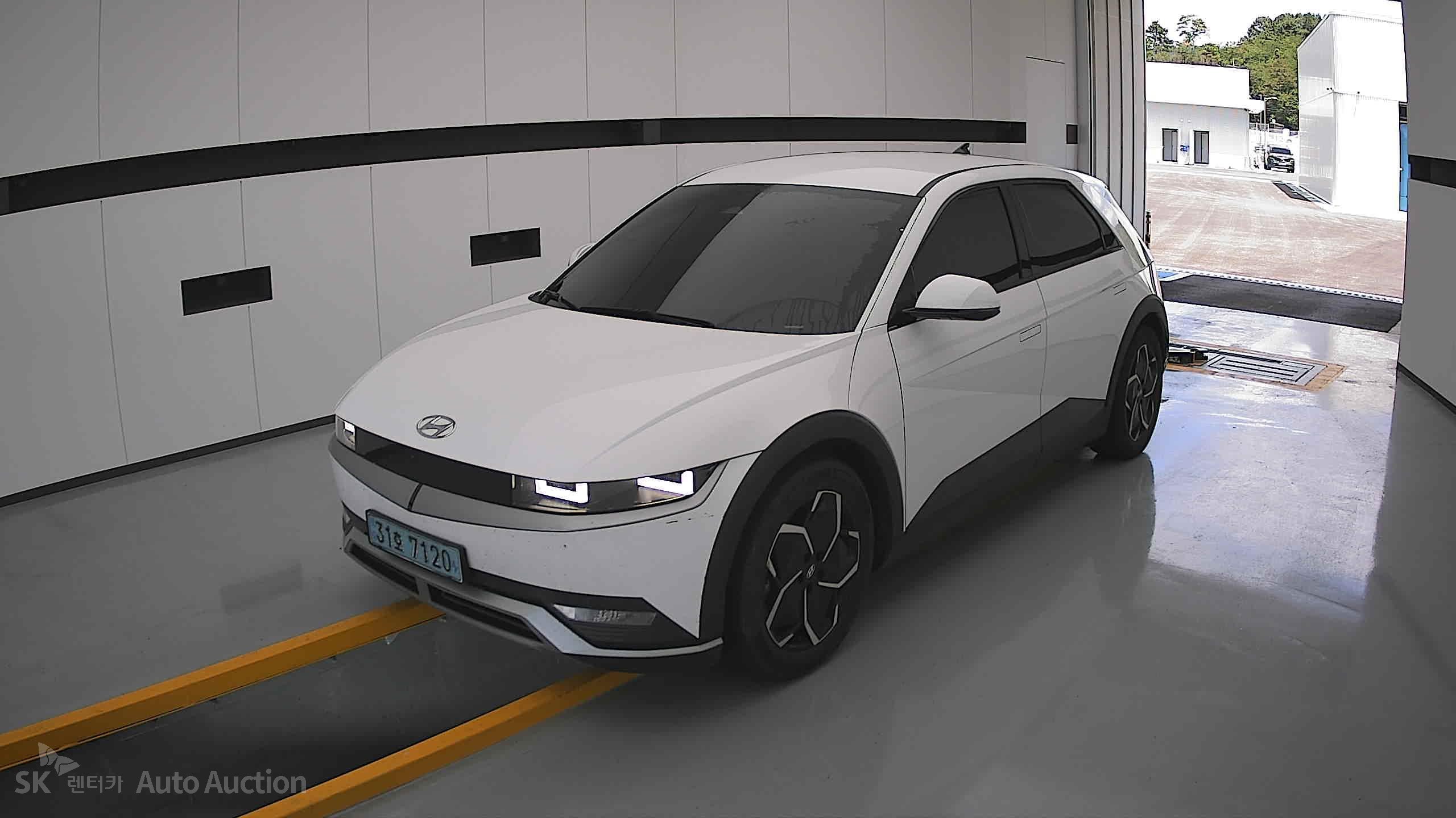 هيونداي Ioniq 2022 — صورة 11