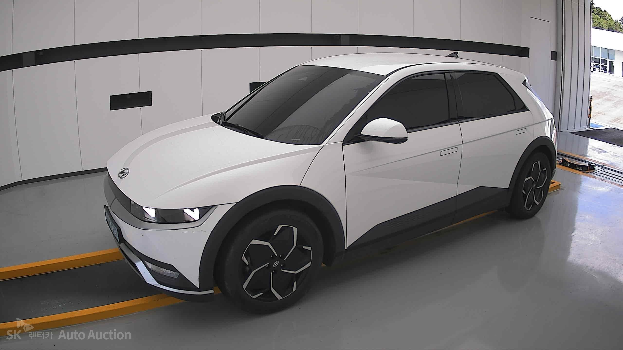 هيونداي Ioniq 2022 — صورة 12