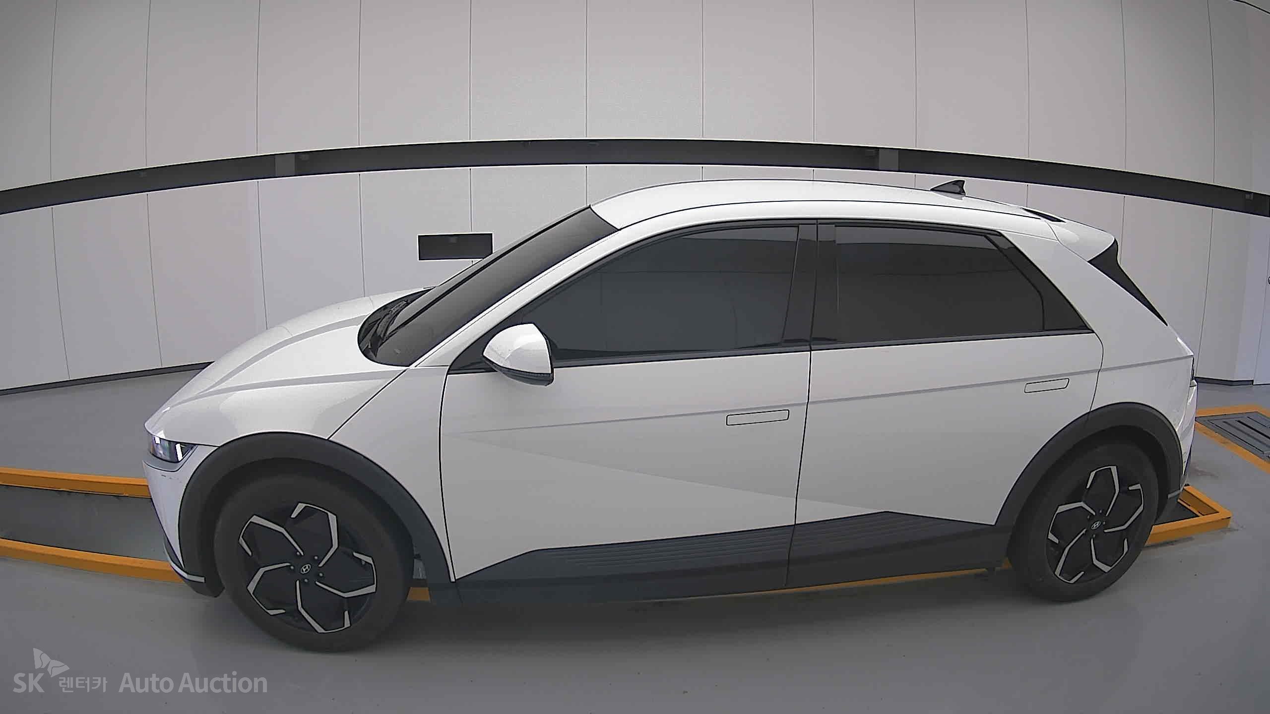 هيونداي Ioniq 2022 — صورة 13