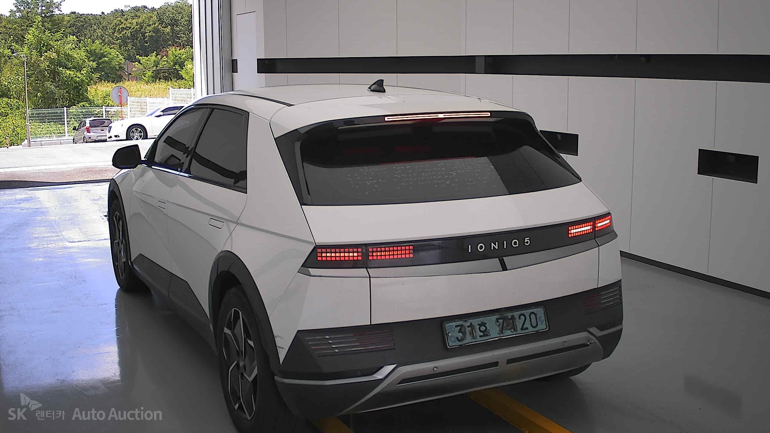 هيونداي Ioniq 2022 — صورة 15