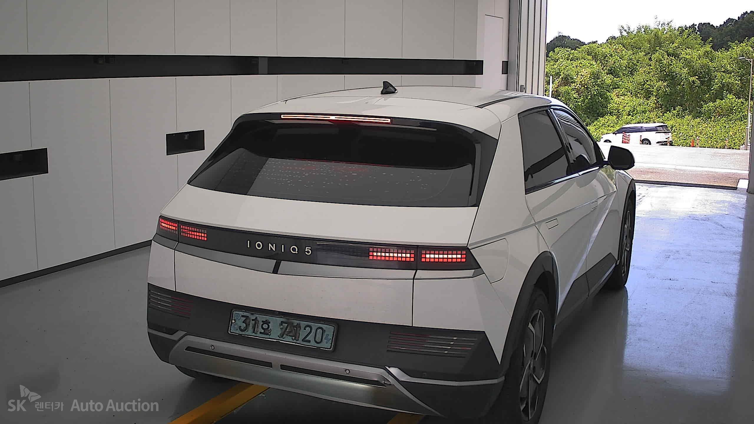 هيونداي Ioniq 2022 — صورة 16