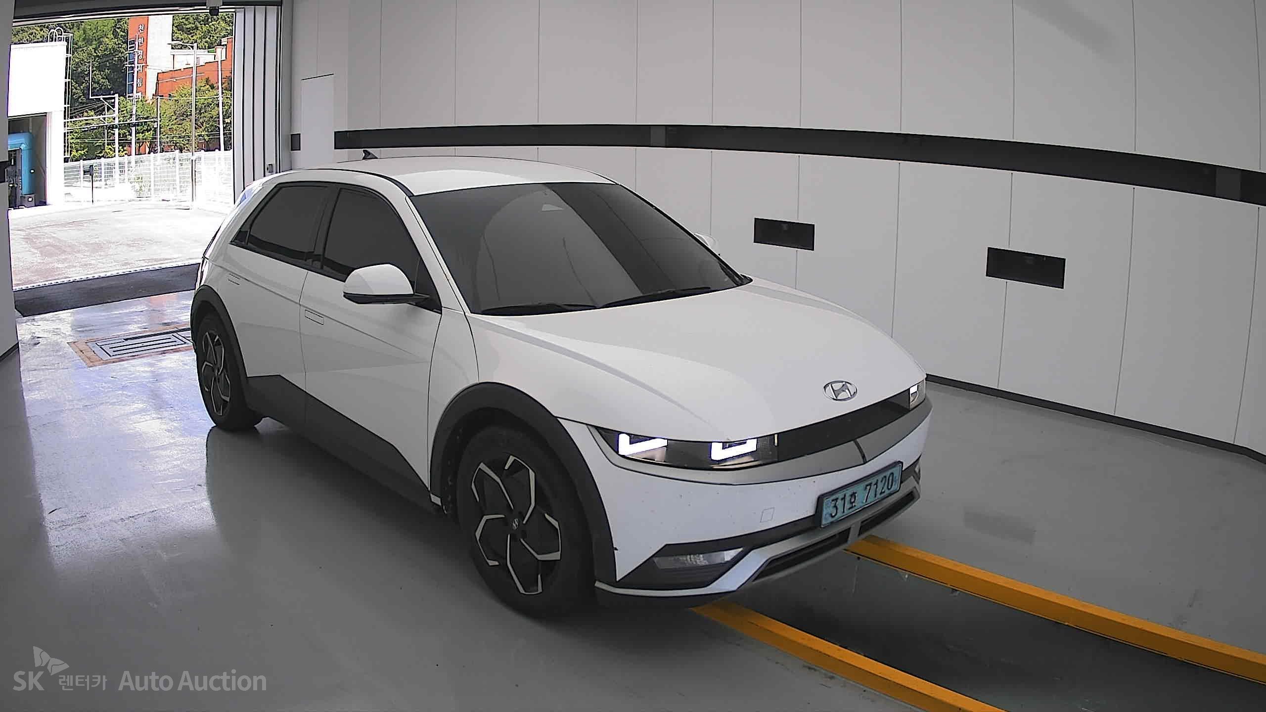 هيونداي Ioniq 2022 — صورة 21