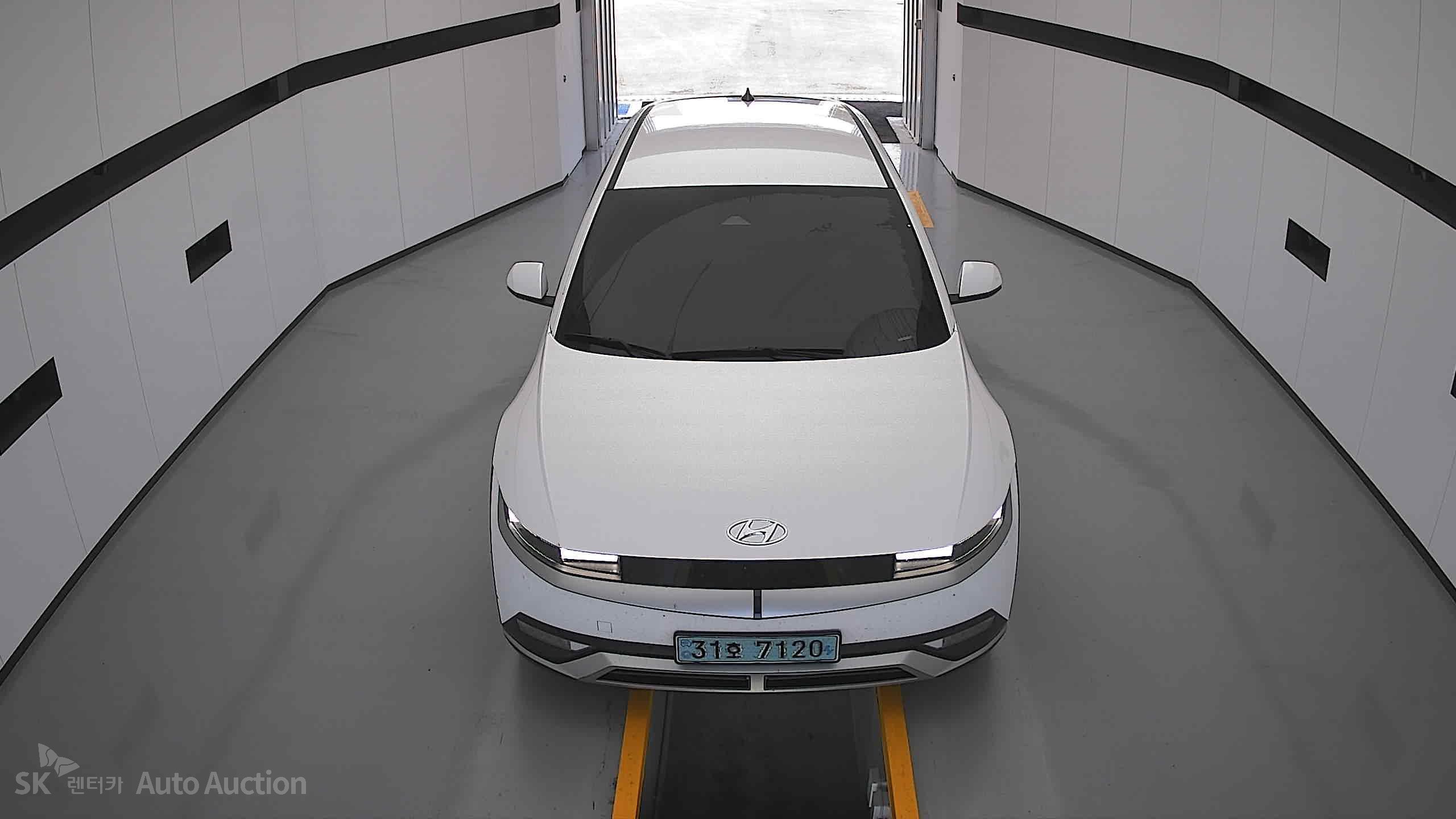 هيونداي Ioniq 2022 — صورة 24