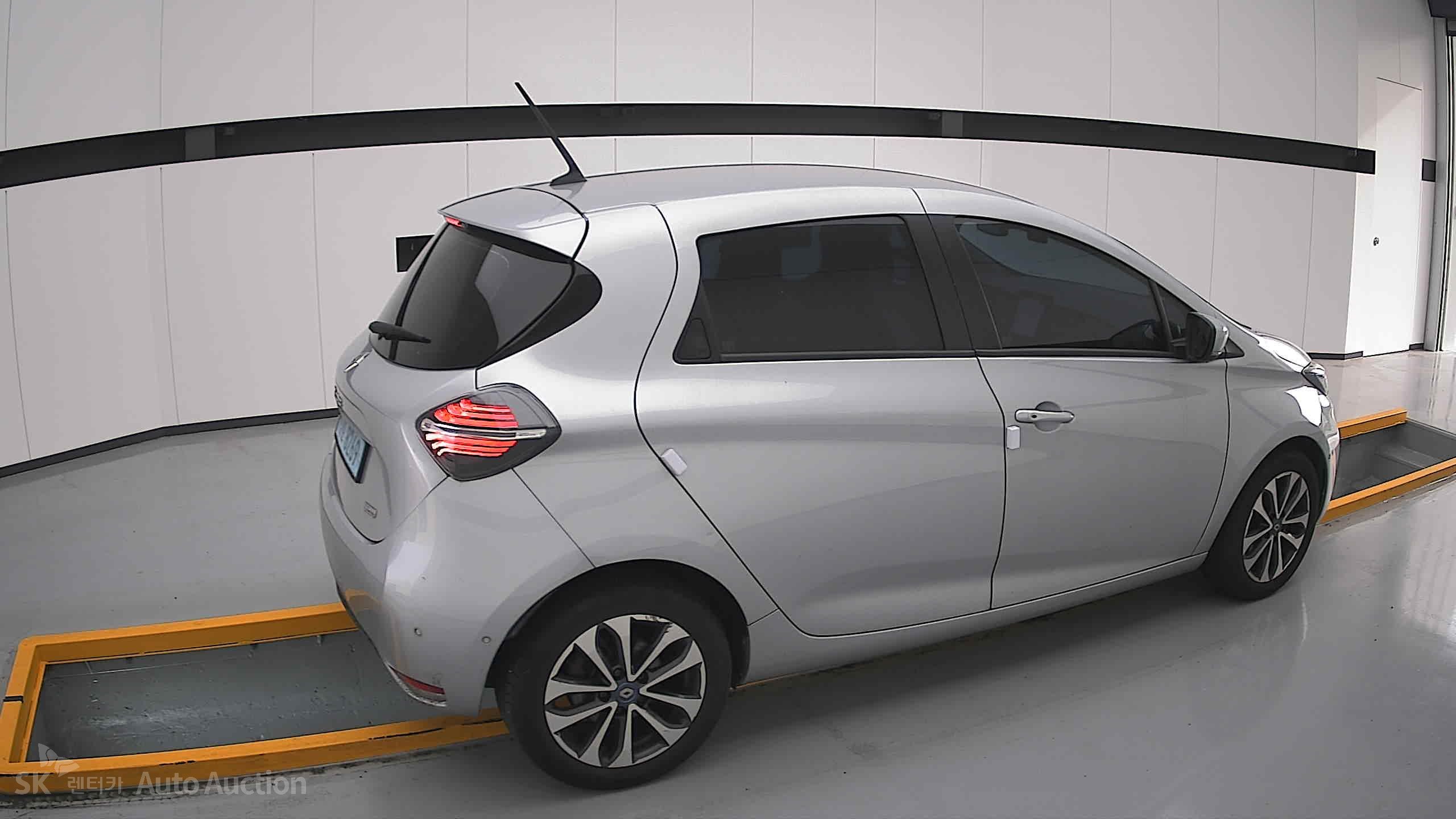 Renault Samsung Zoe 2021 — صورة 18