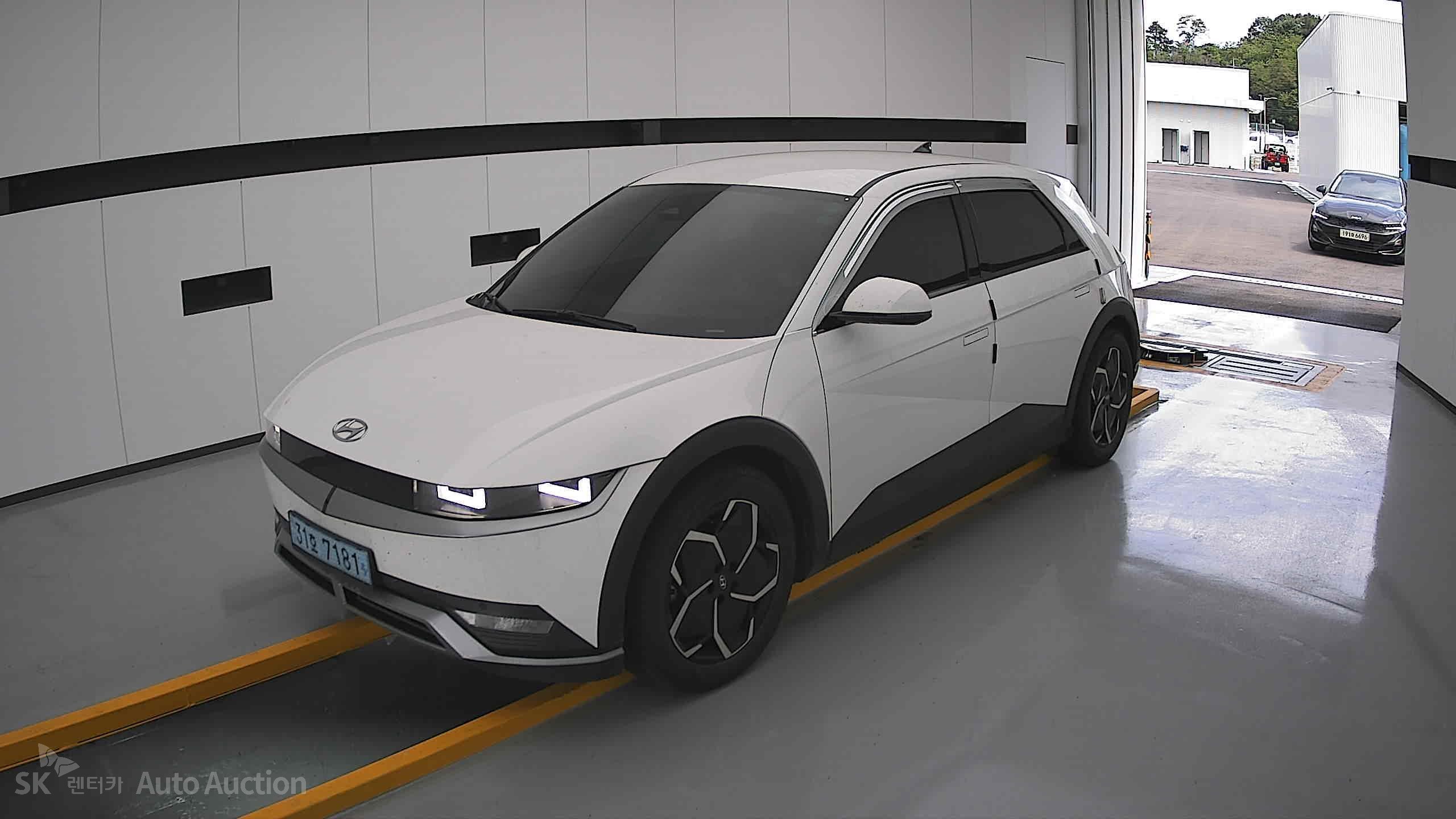 هيونداي Ioniq 2022 — صورة 11
