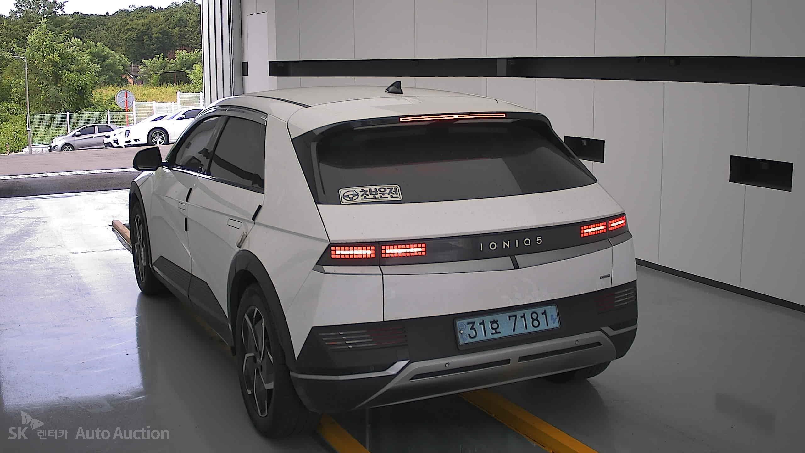 هيونداي Ioniq 2022 — صورة 15