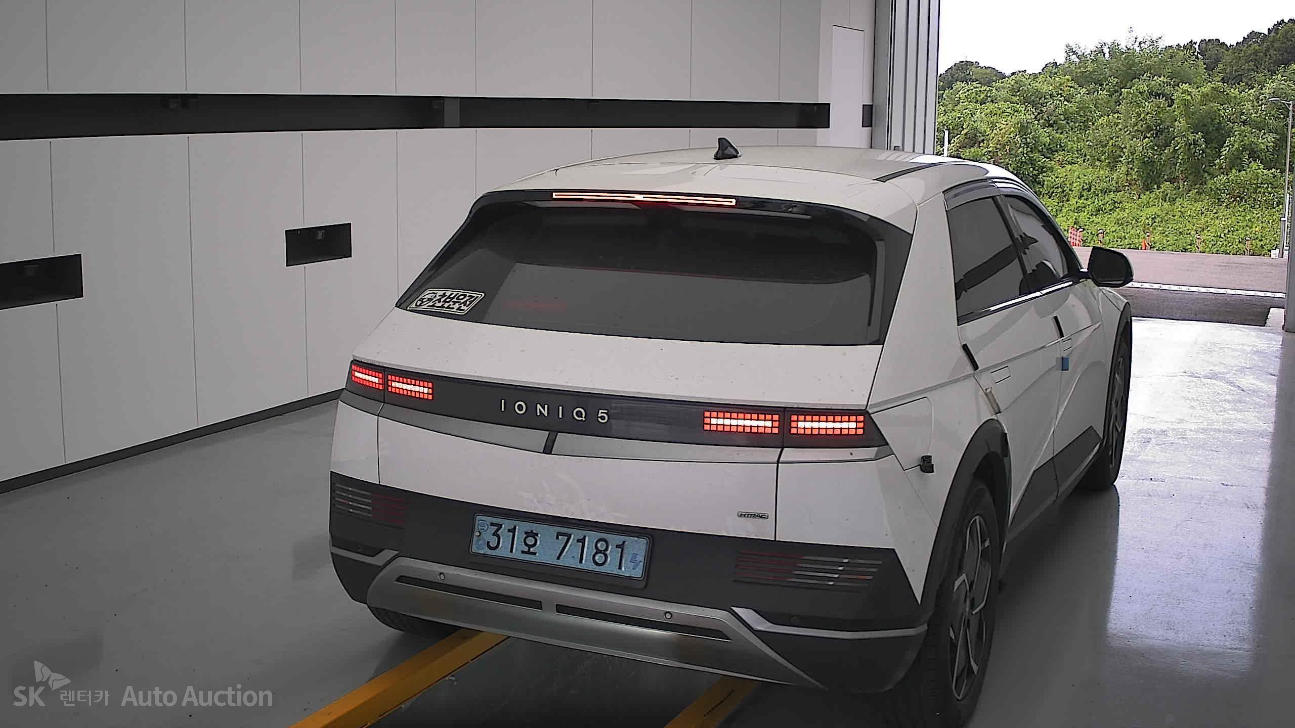 هيونداي Ioniq 2022 — صورة 16