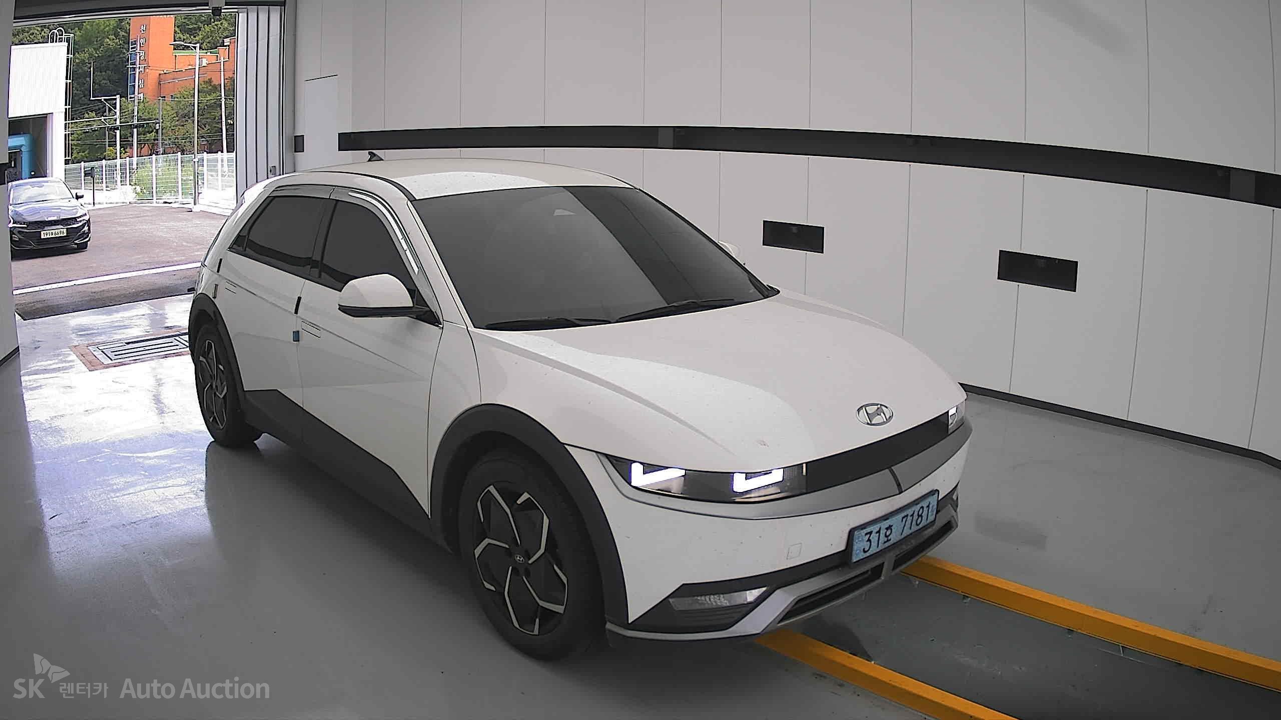هيونداي Ioniq 2022 — صورة 21