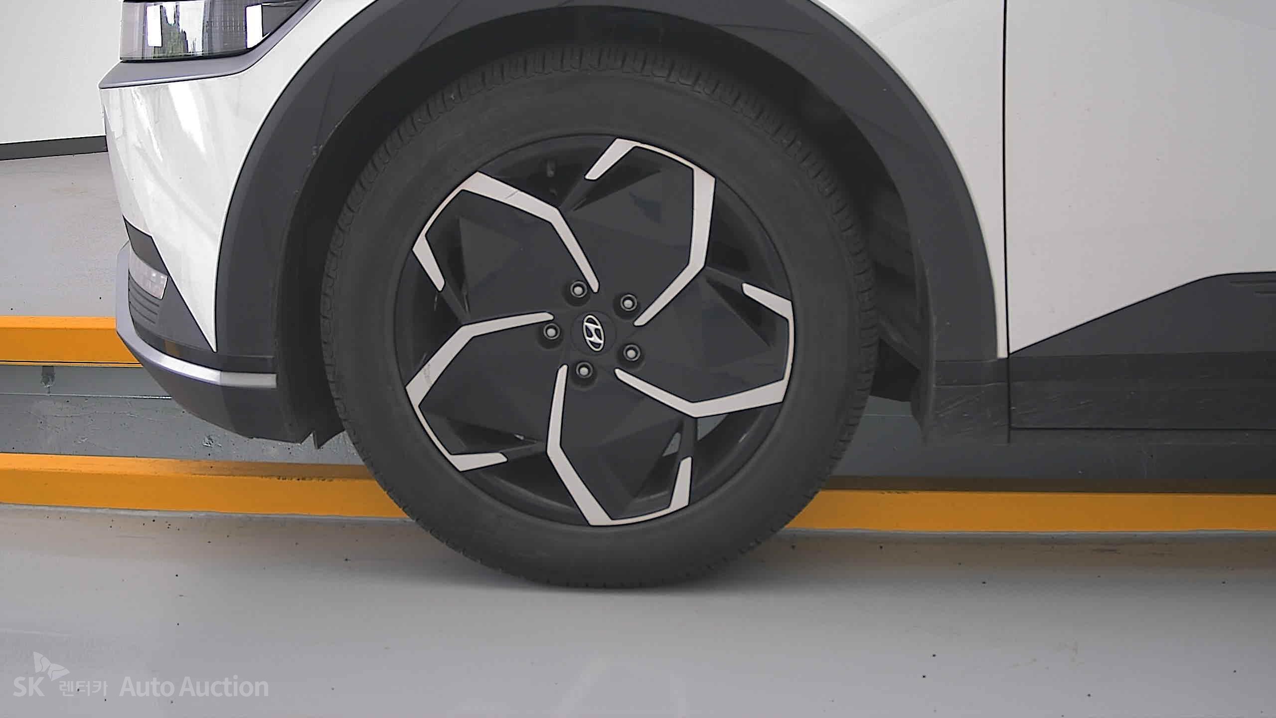 هيونداي Ioniq 2022 — صورة 25