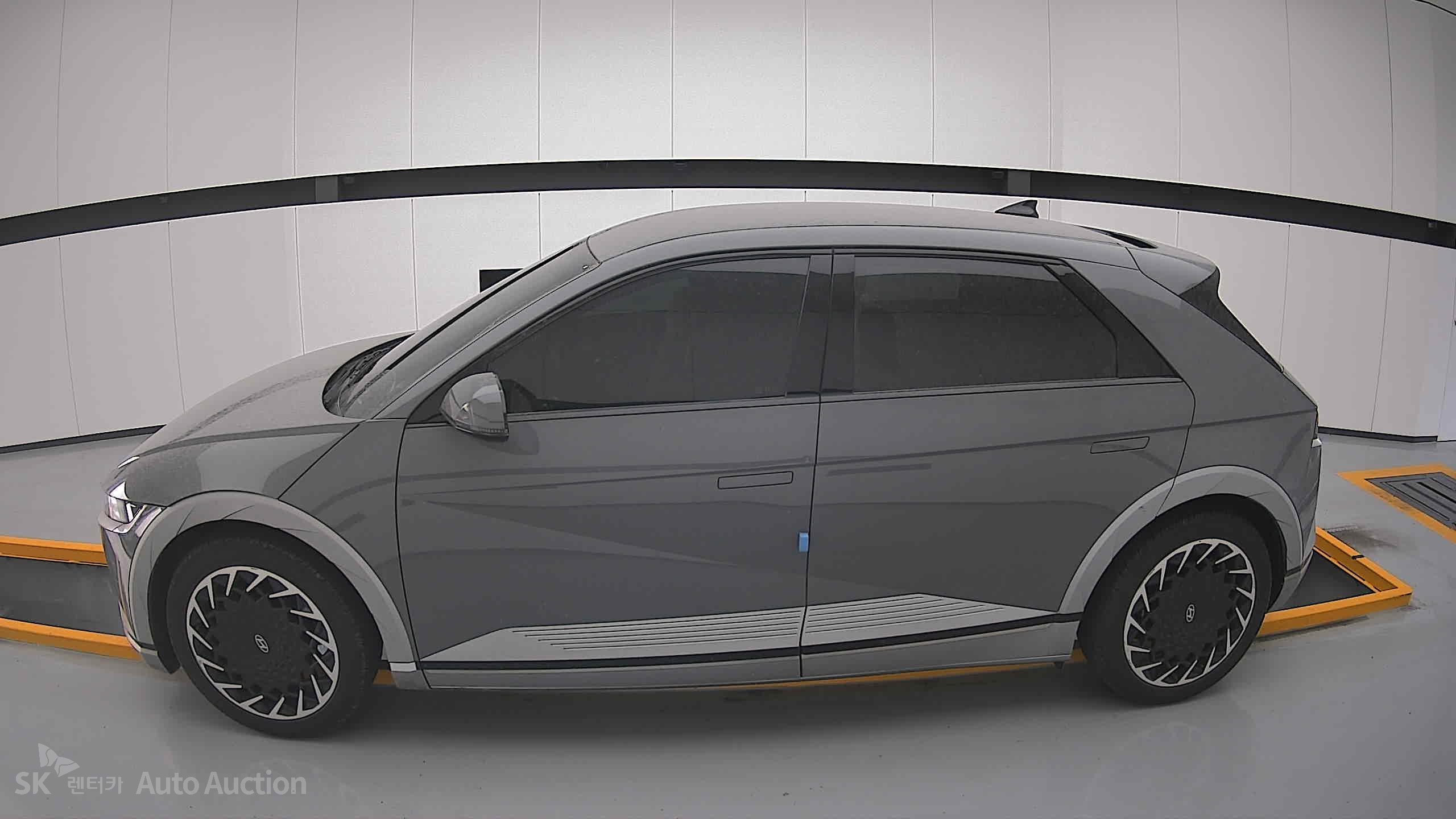 هيونداي Ioniq 2022 — صورة 13