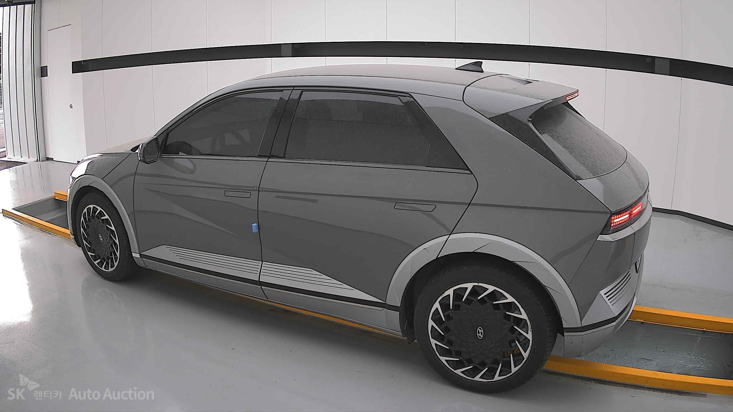 هيونداي Ioniq 2022 — صورة 14