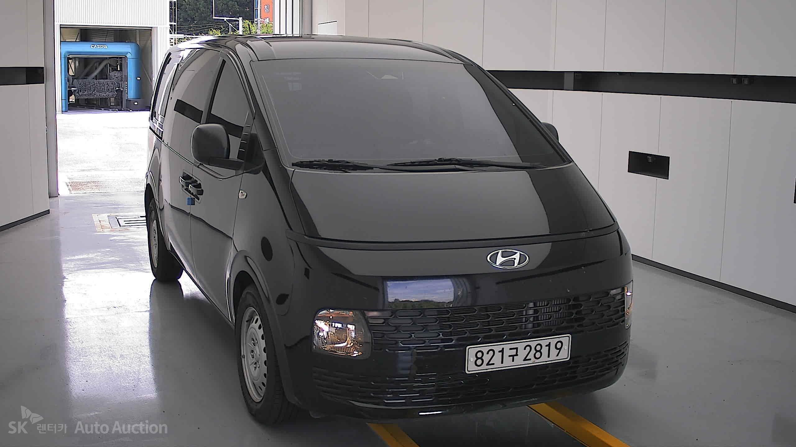 هيونداي Staria 2023 — صورة 22