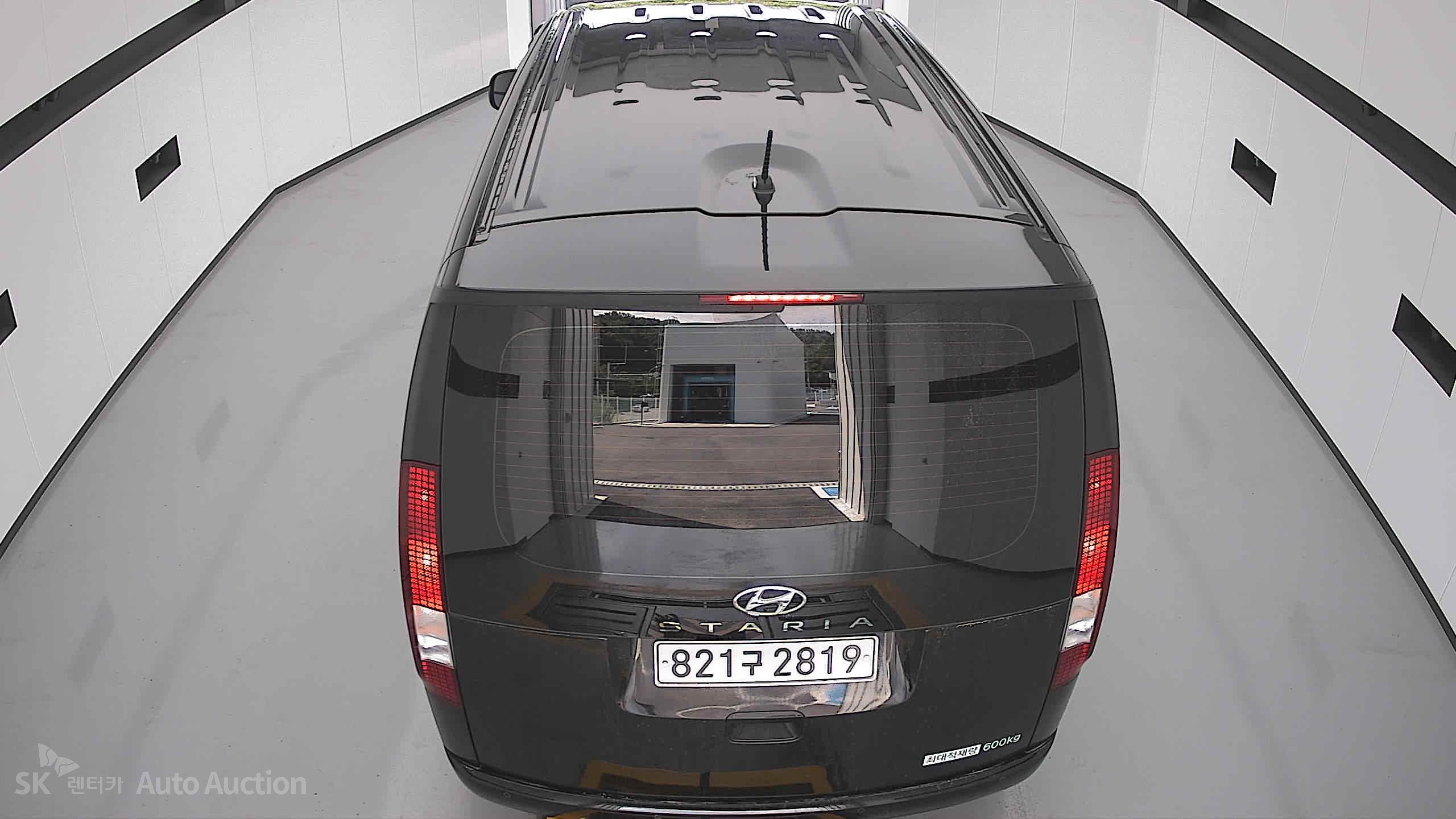 هيونداي Staria 2023 — صورة 23