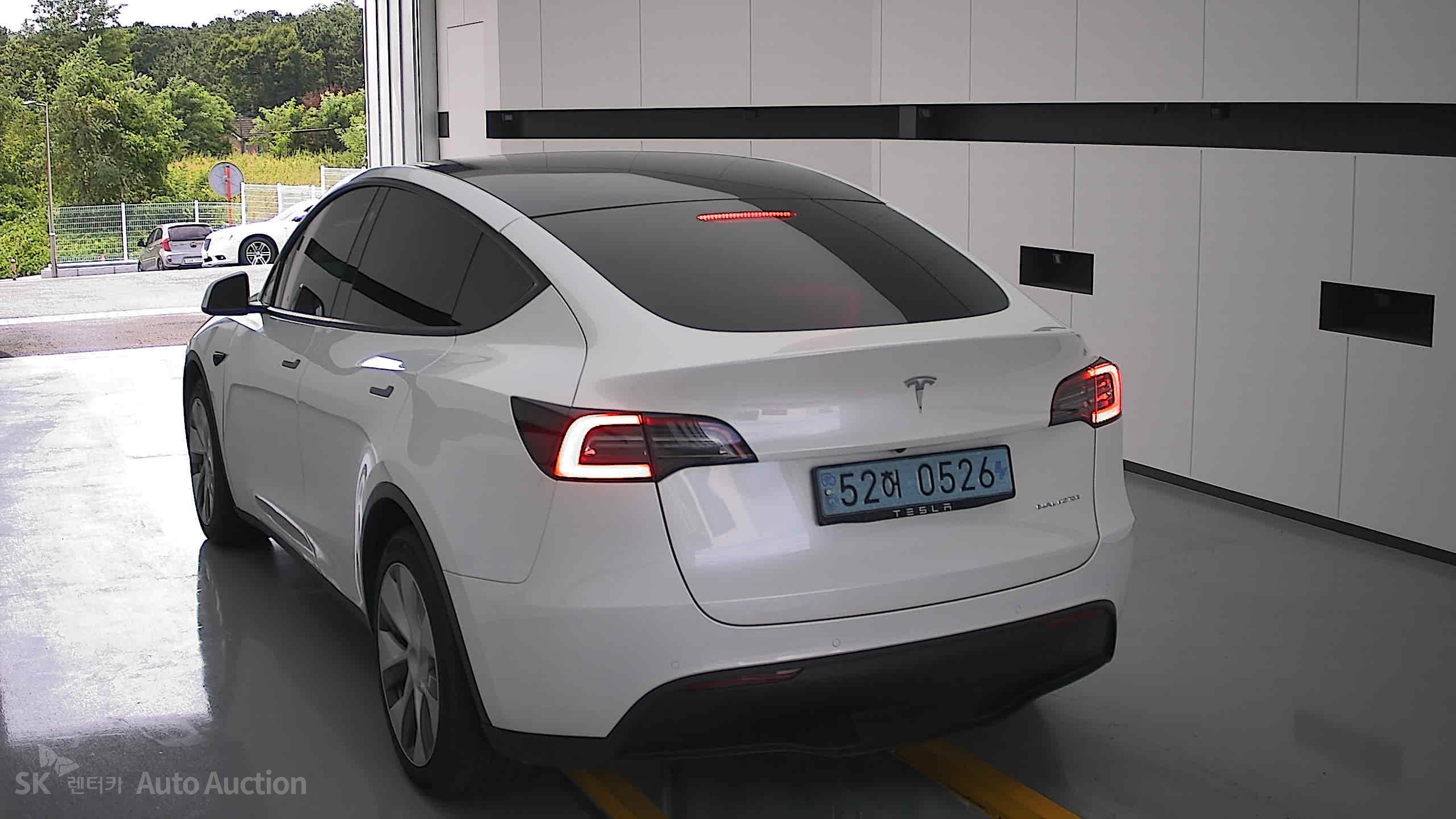 Tesla Model Y 2022 — صورة 15