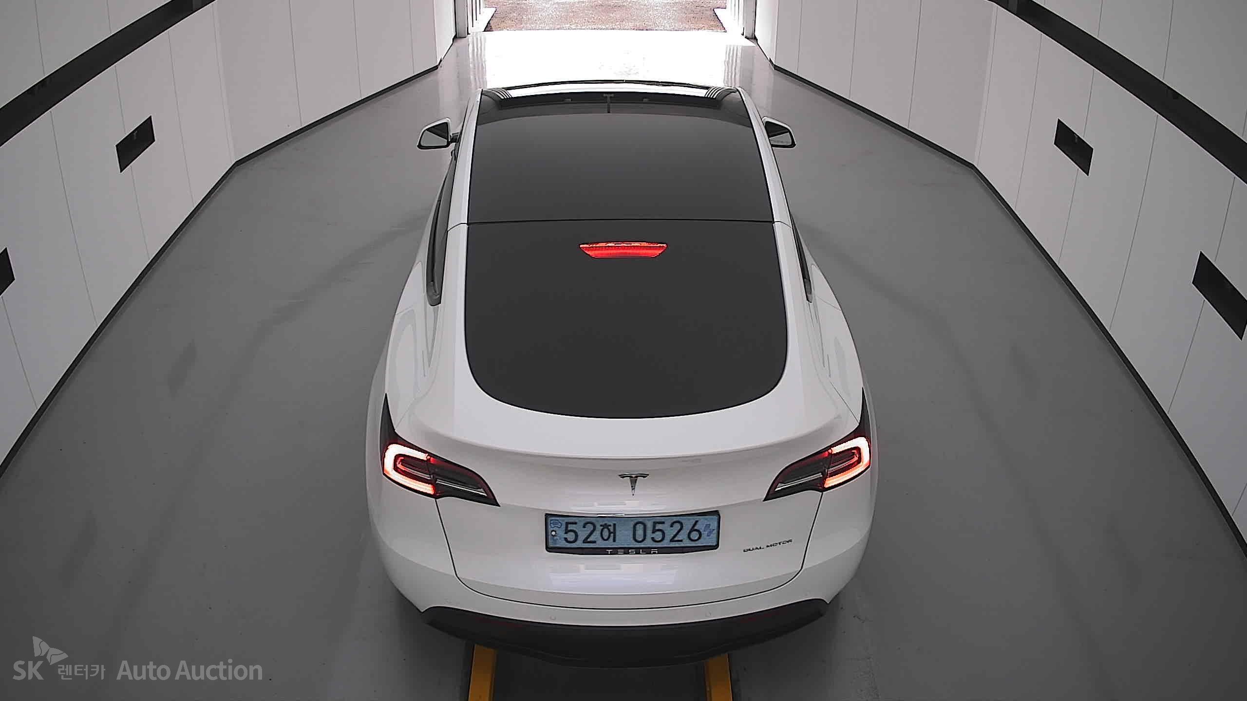 Tesla Model Y 2022 — صورة 23
