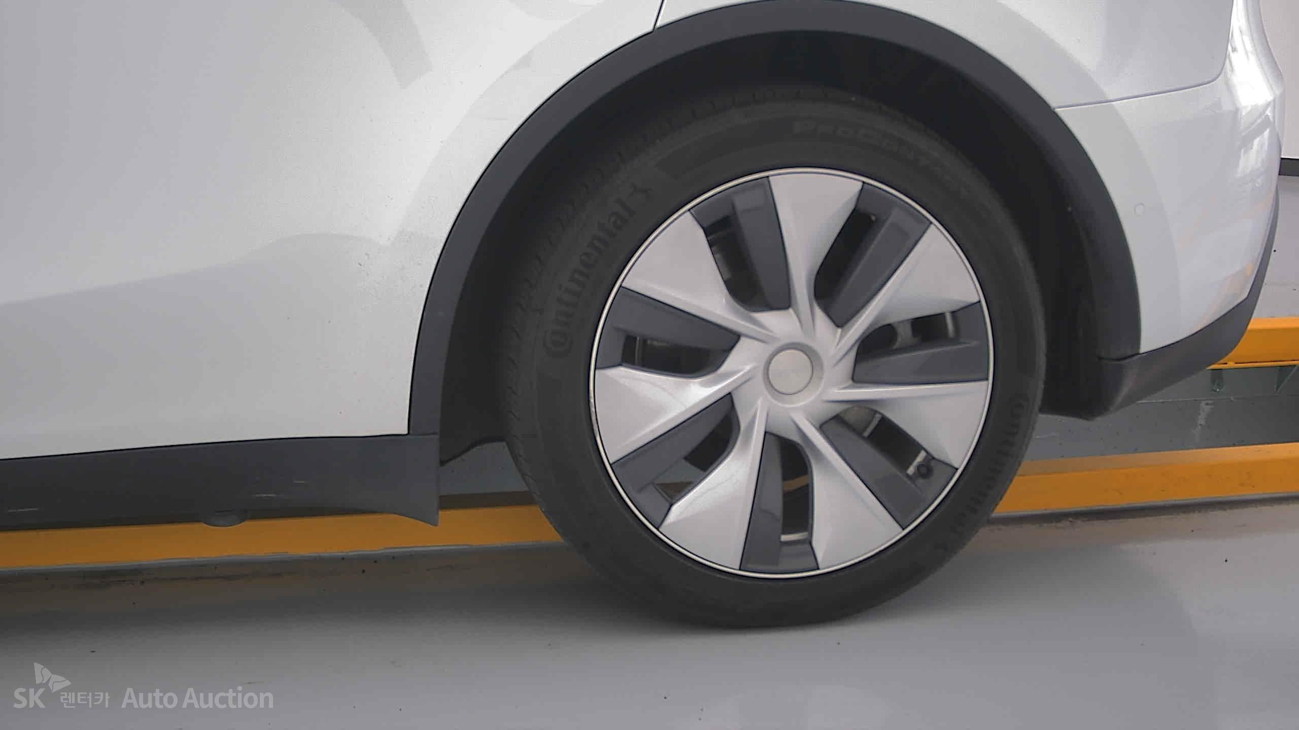 Tesla Model Y 2022 — صورة 26
