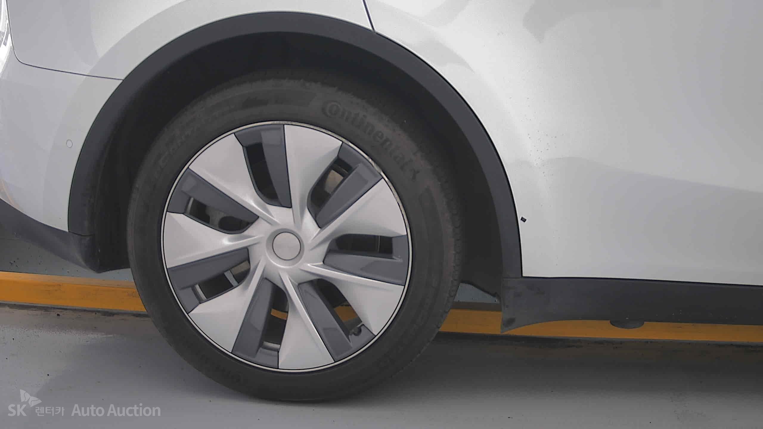Tesla Model Y 2022 — صورة 27