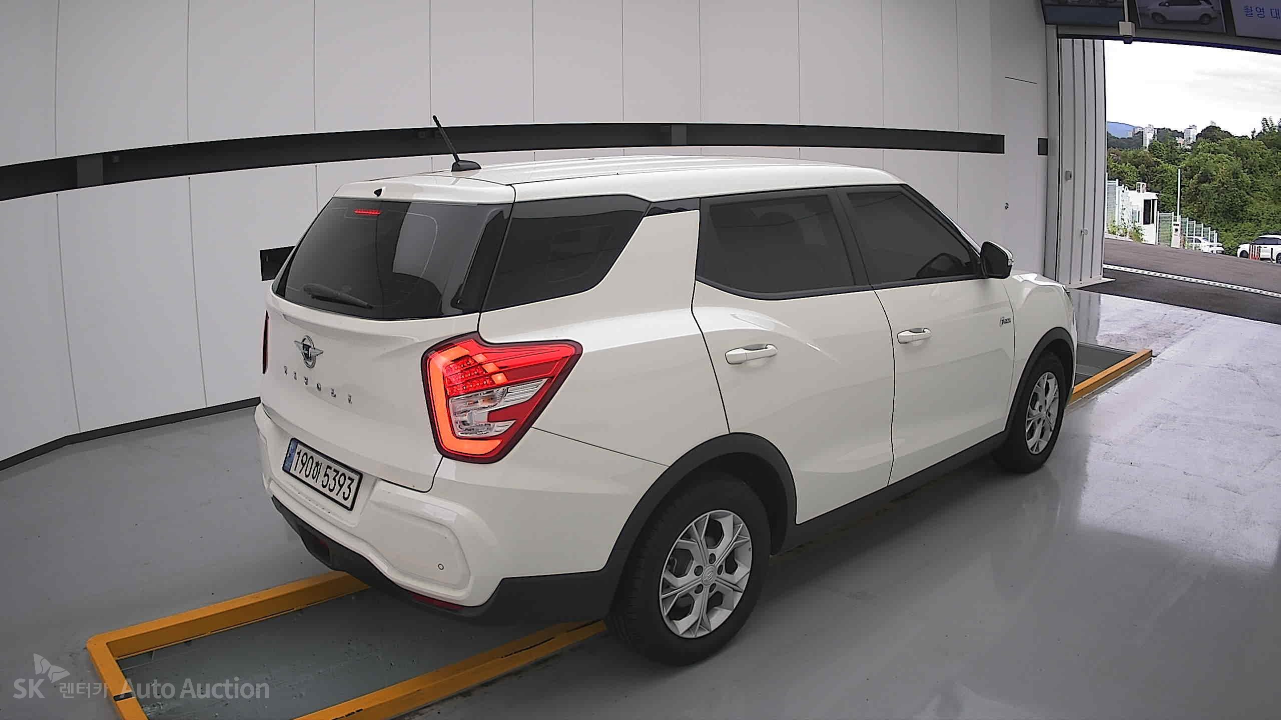 Kg Mobility (Ssangyong) Tivoli 2023 — صورة 17