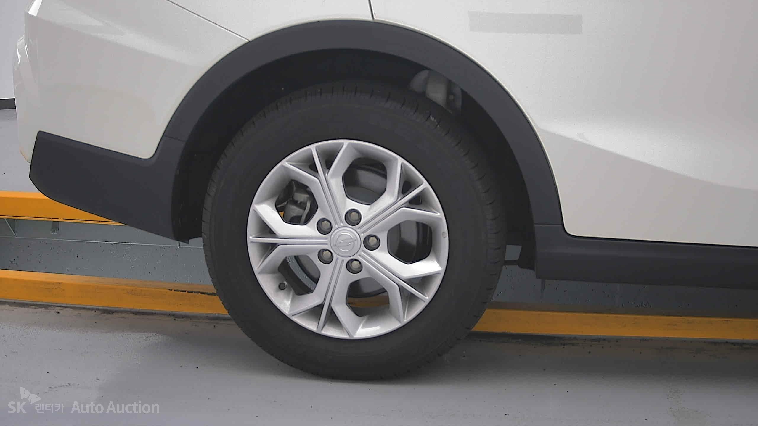 Kg Mobility (Ssangyong) Tivoli 2023 — صورة 27