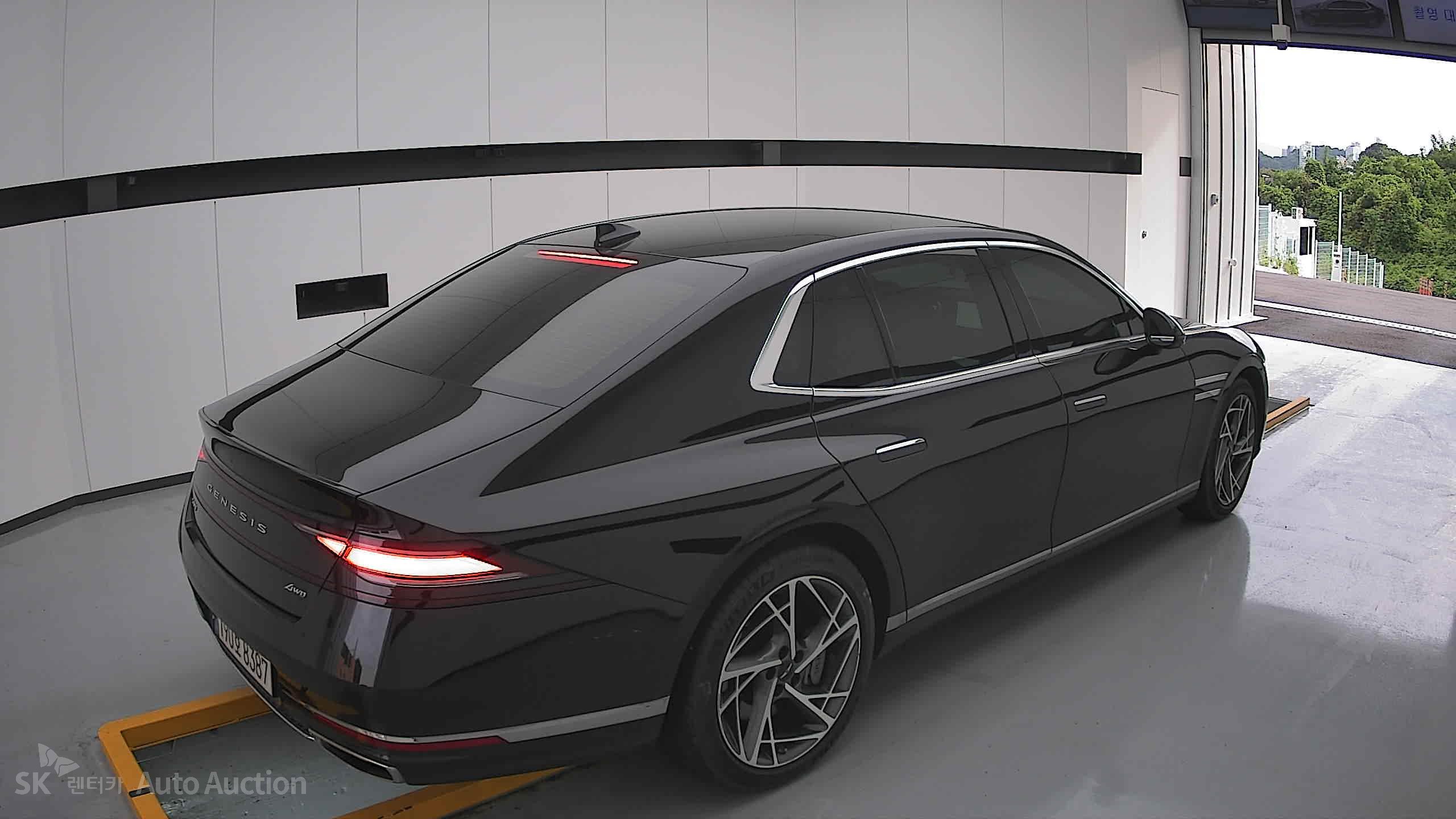 جينيسيس G90 2022 — صورة 17