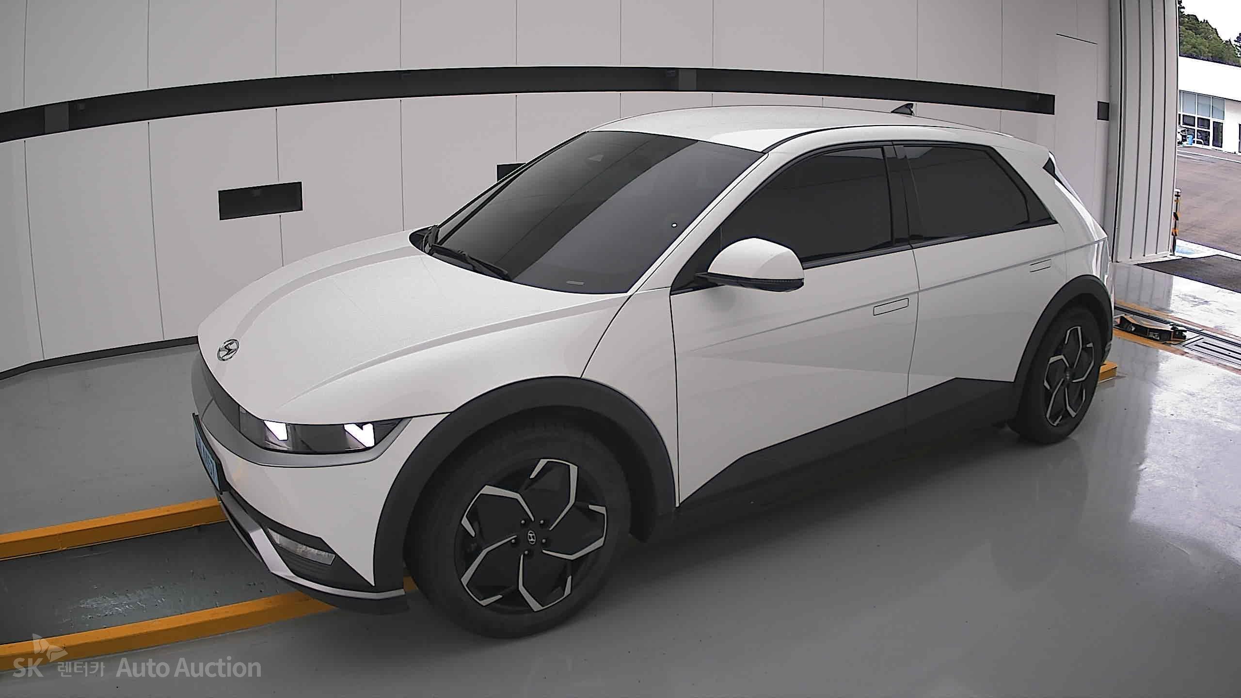 هيونداي Ioniq 2022 — صورة 12