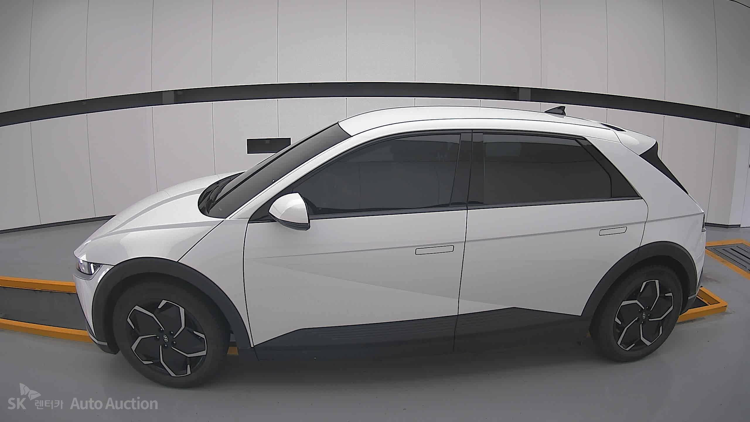 هيونداي Ioniq 2022 — صورة 13