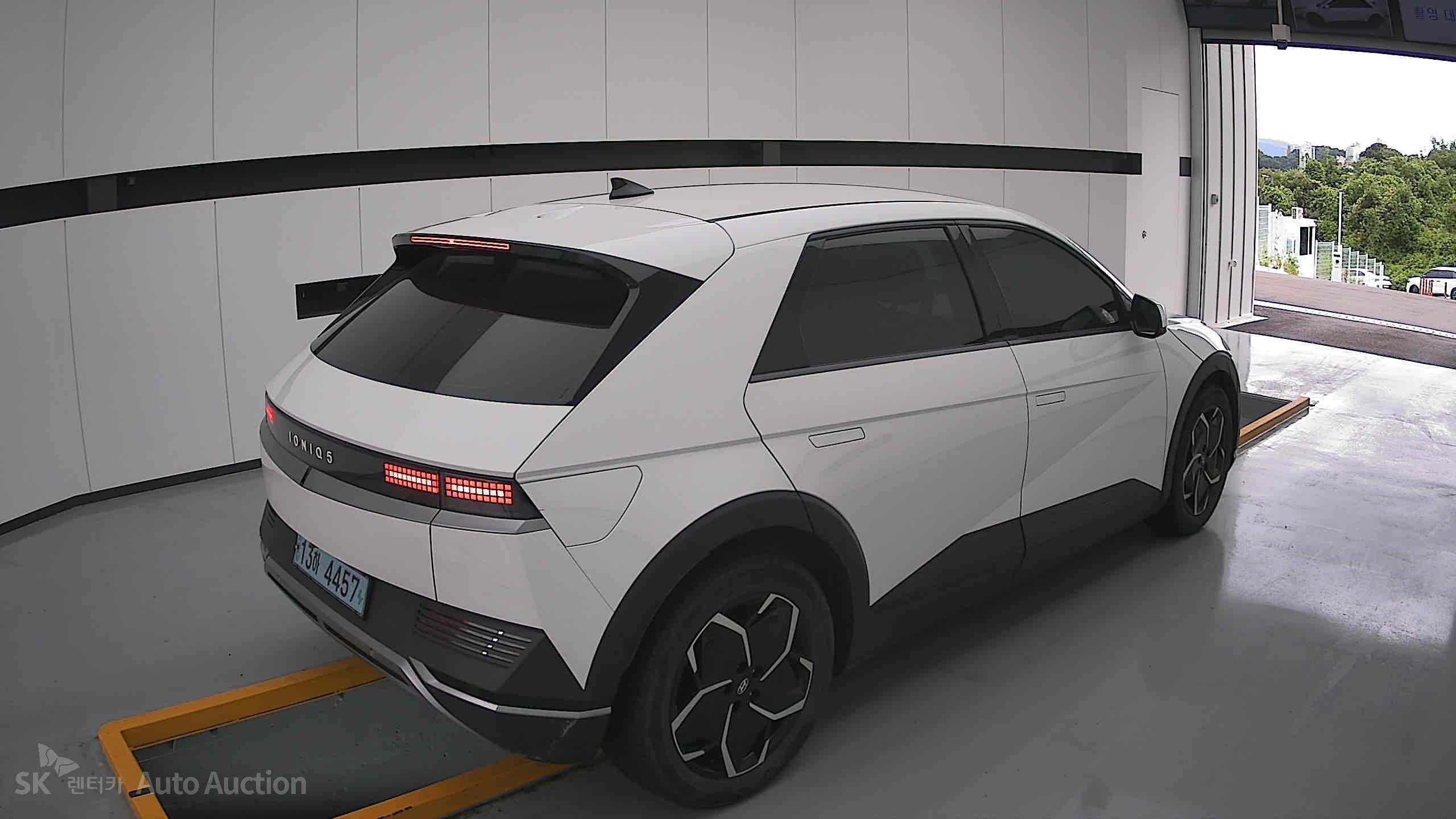 هيونداي Ioniq 2022 — صورة 17
