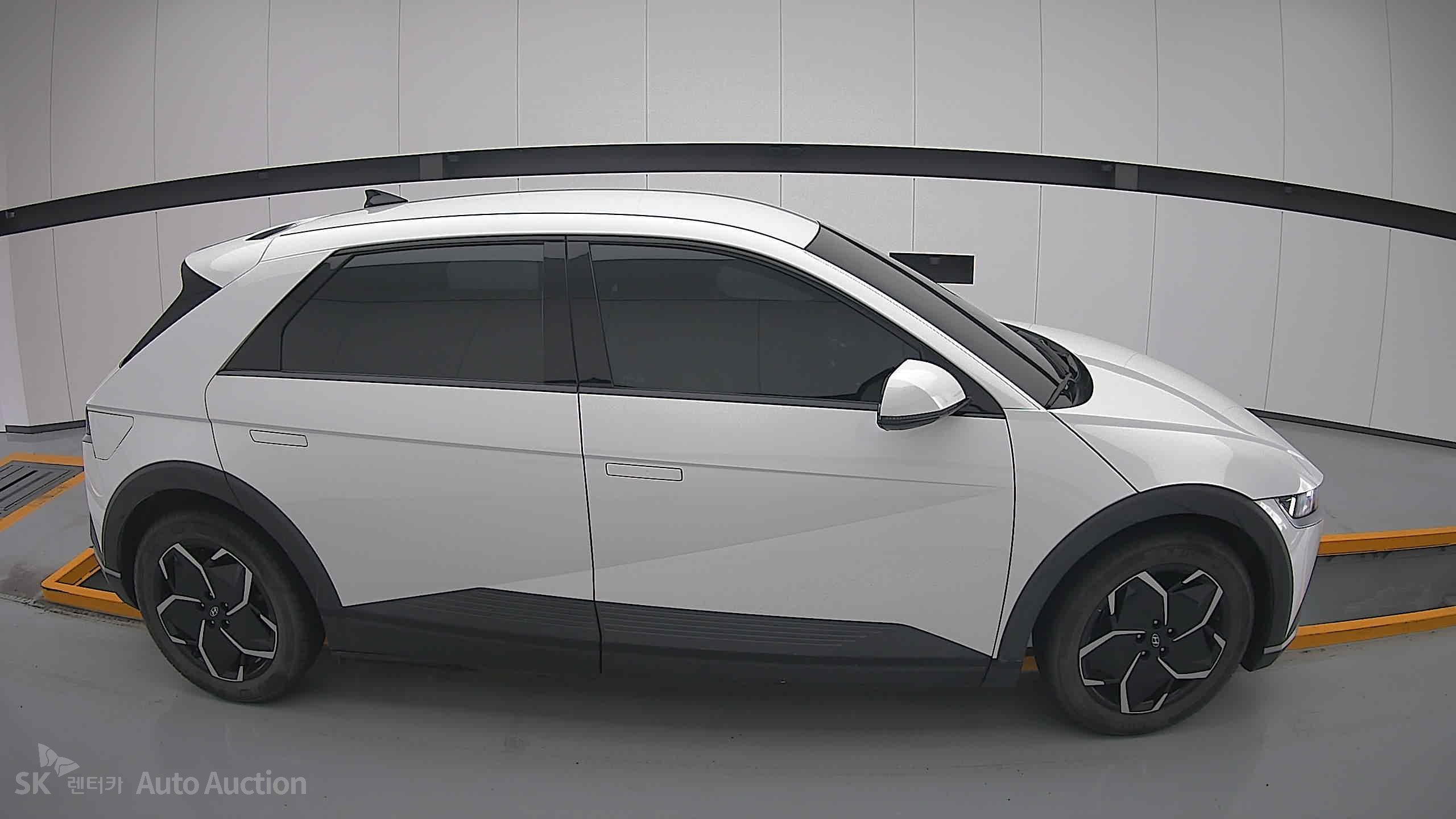 هيونداي Ioniq 2022 — صورة 19