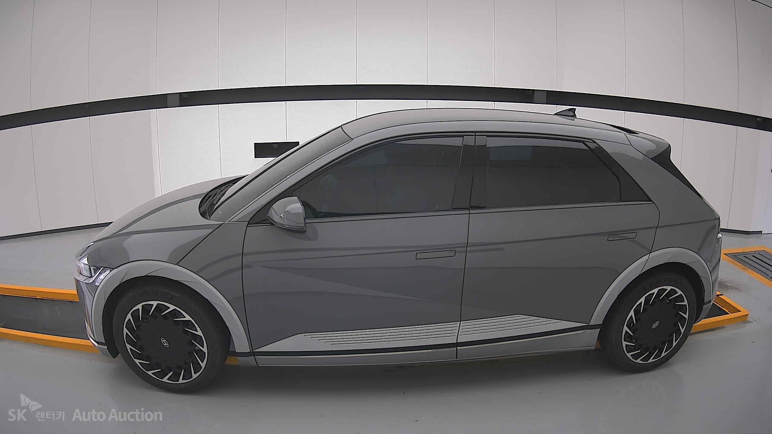 هيونداي Ioniq 2022 — صورة 13