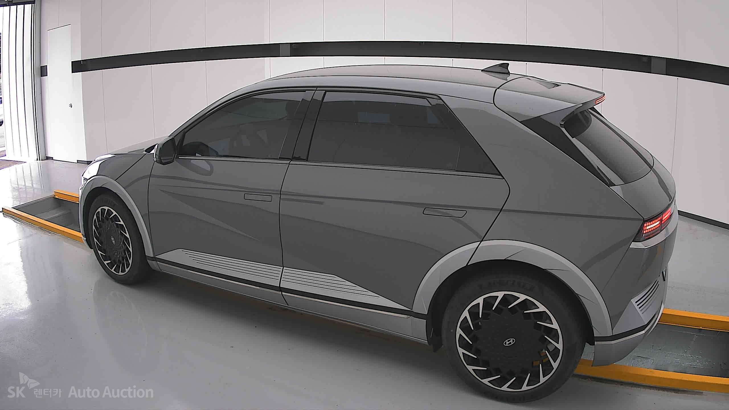 هيونداي Ioniq 2022 — صورة 14