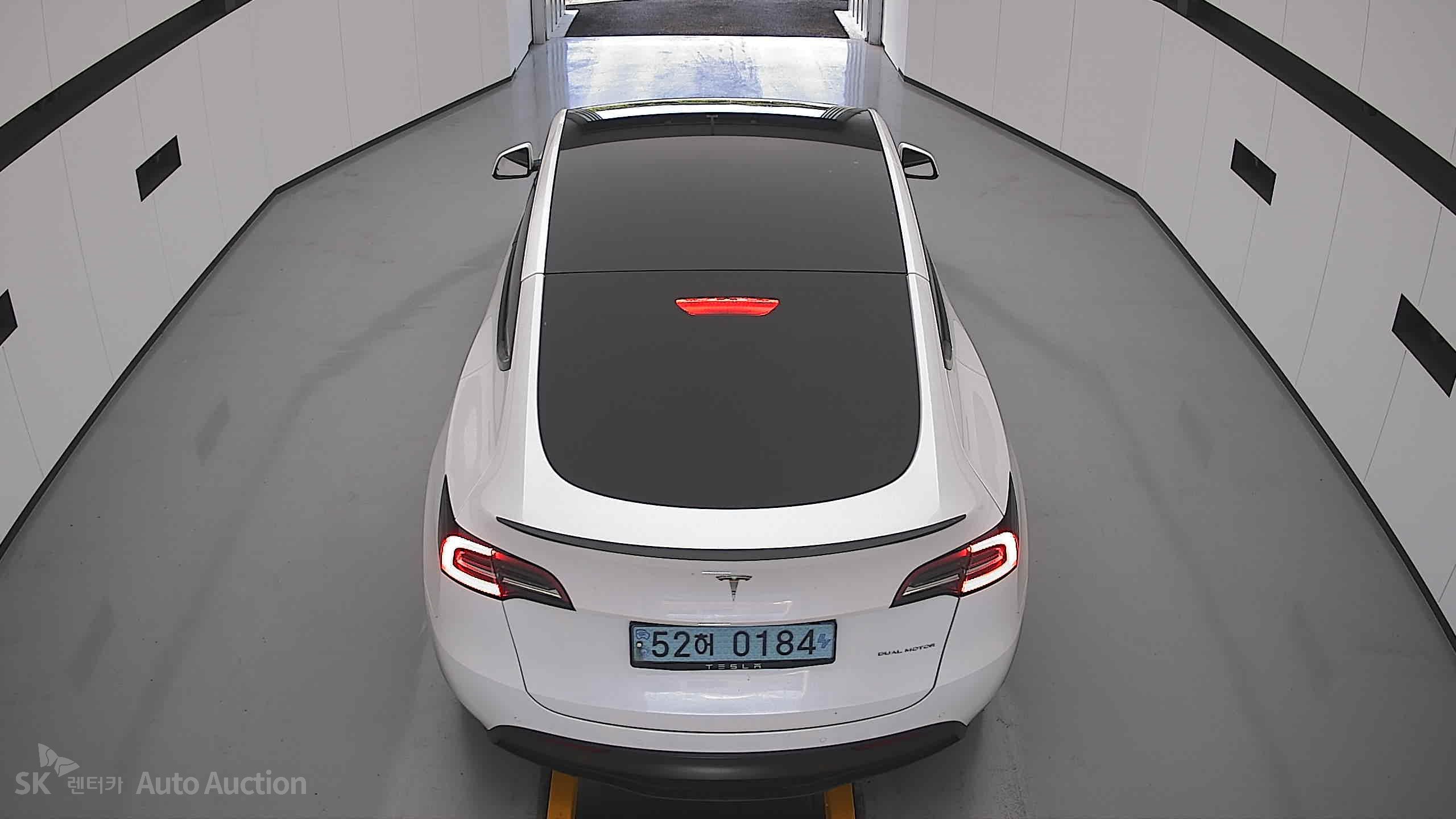 Tesla Model Y 2022 — صورة 23