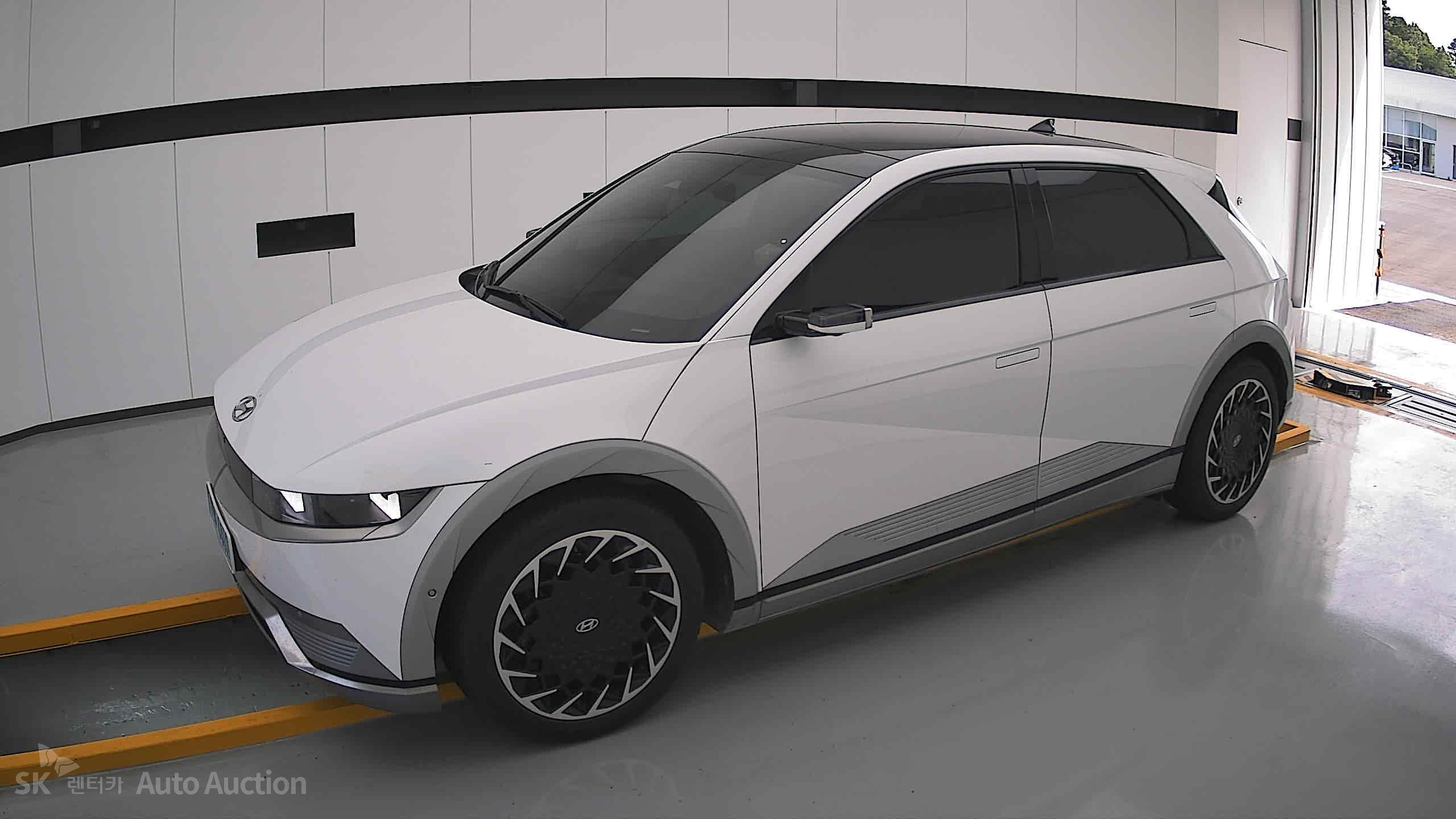هيونداي Ioniq 2023 — صورة 12