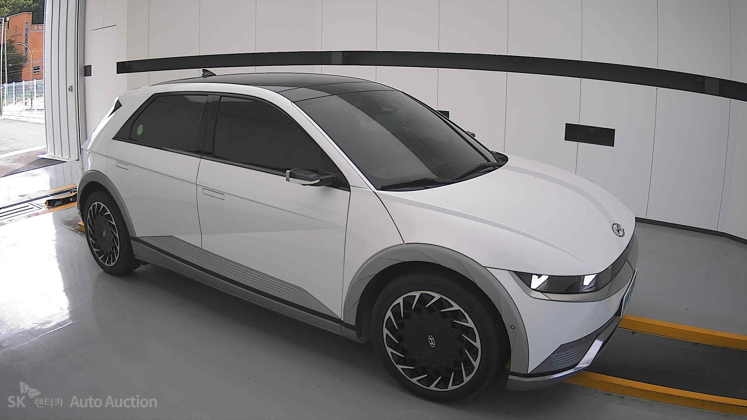 هيونداي Ioniq 2023 — صورة 20