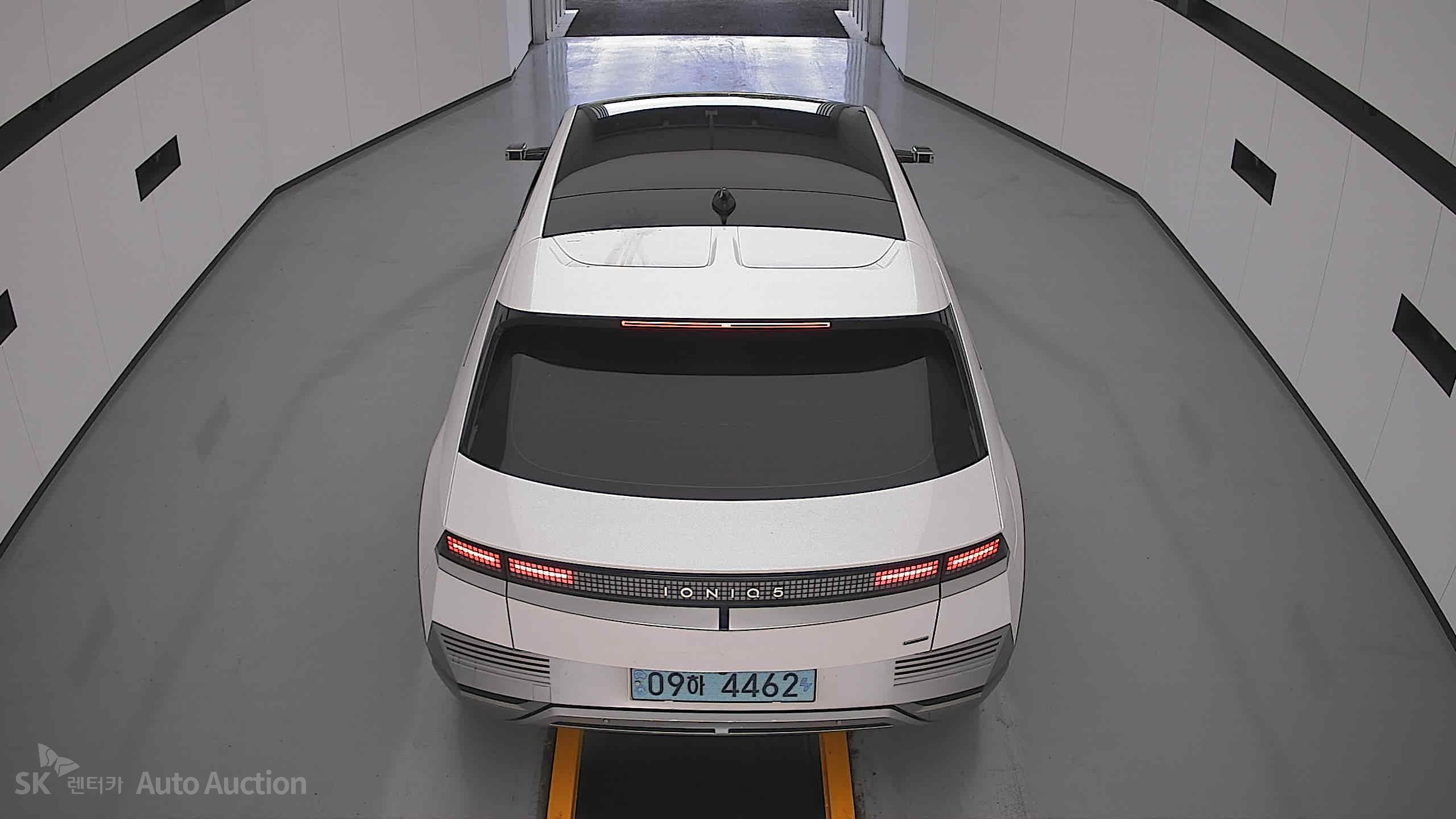 هيونداي Ioniq 2023 — صورة 23