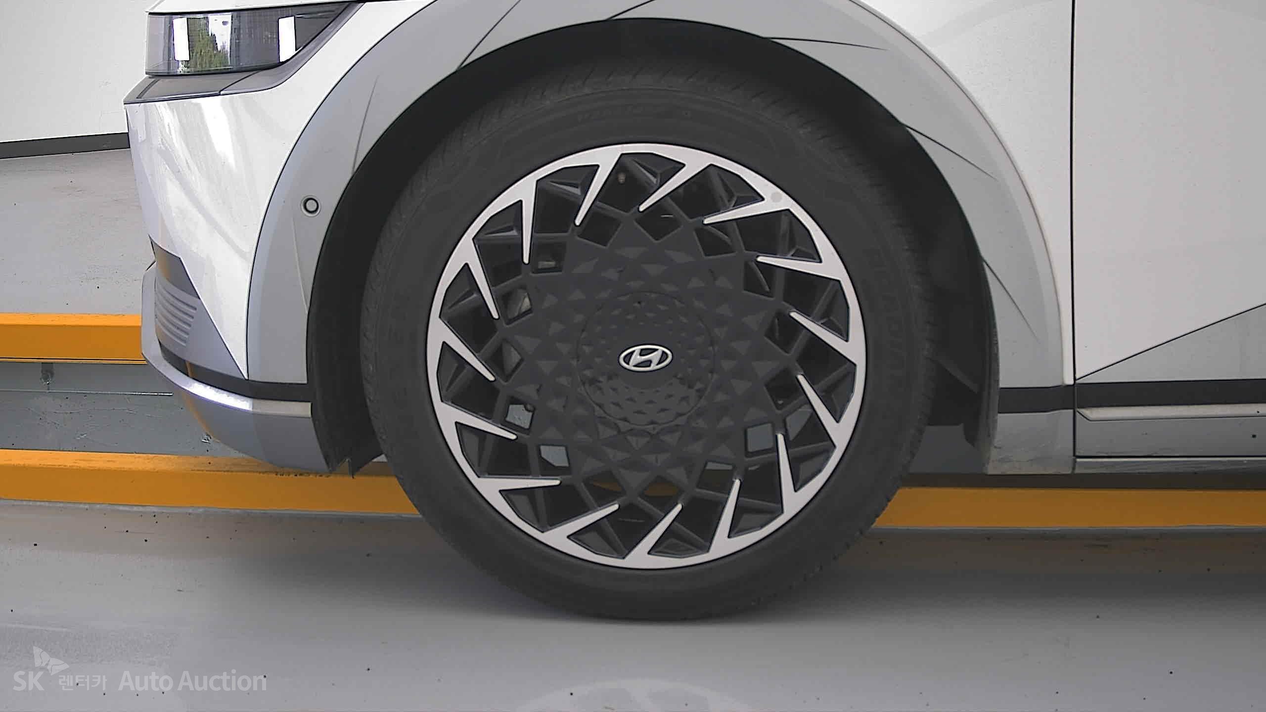 هيونداي Ioniq 2023 — صورة 25