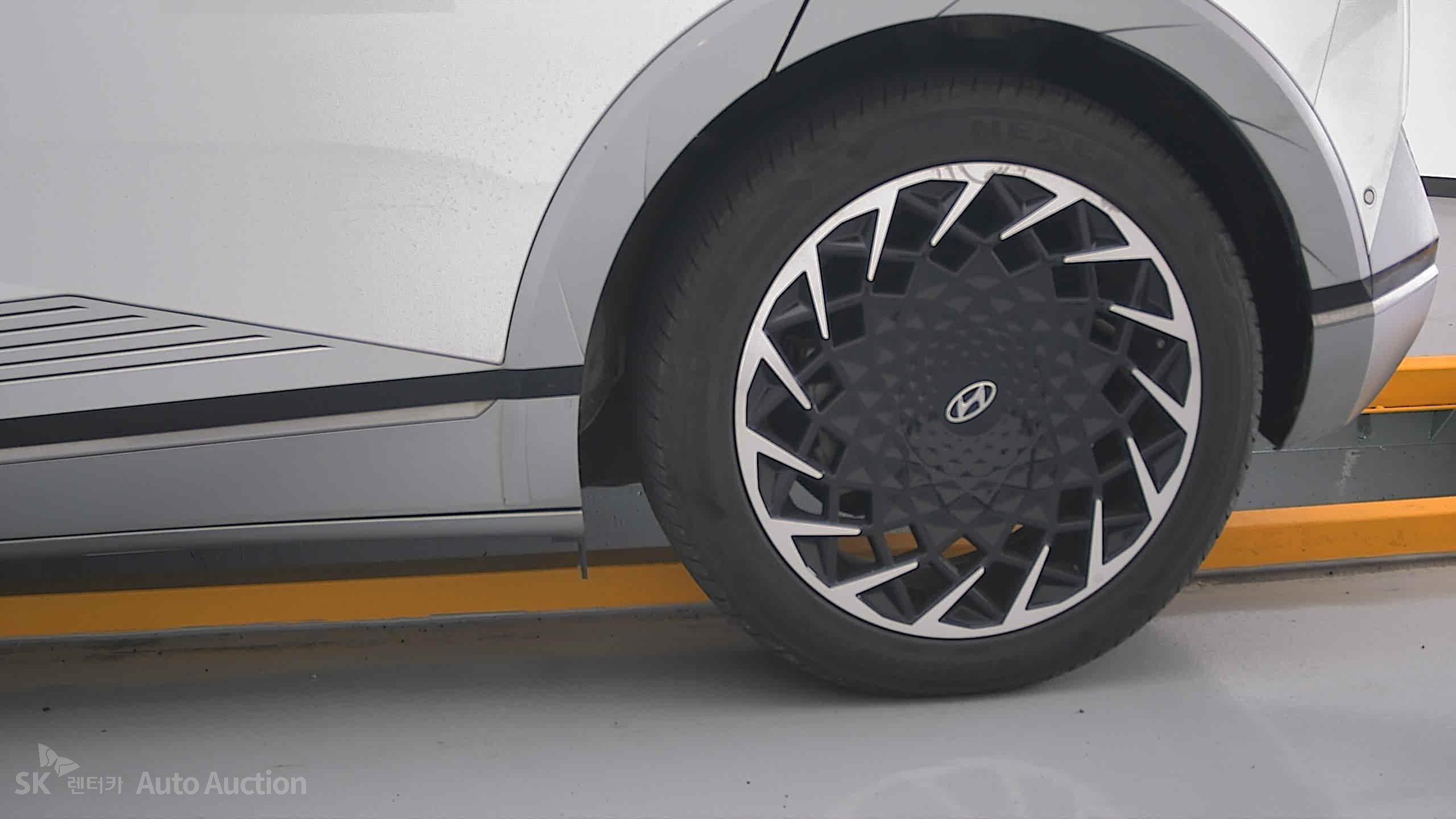هيونداي Ioniq 2023 — صورة 26