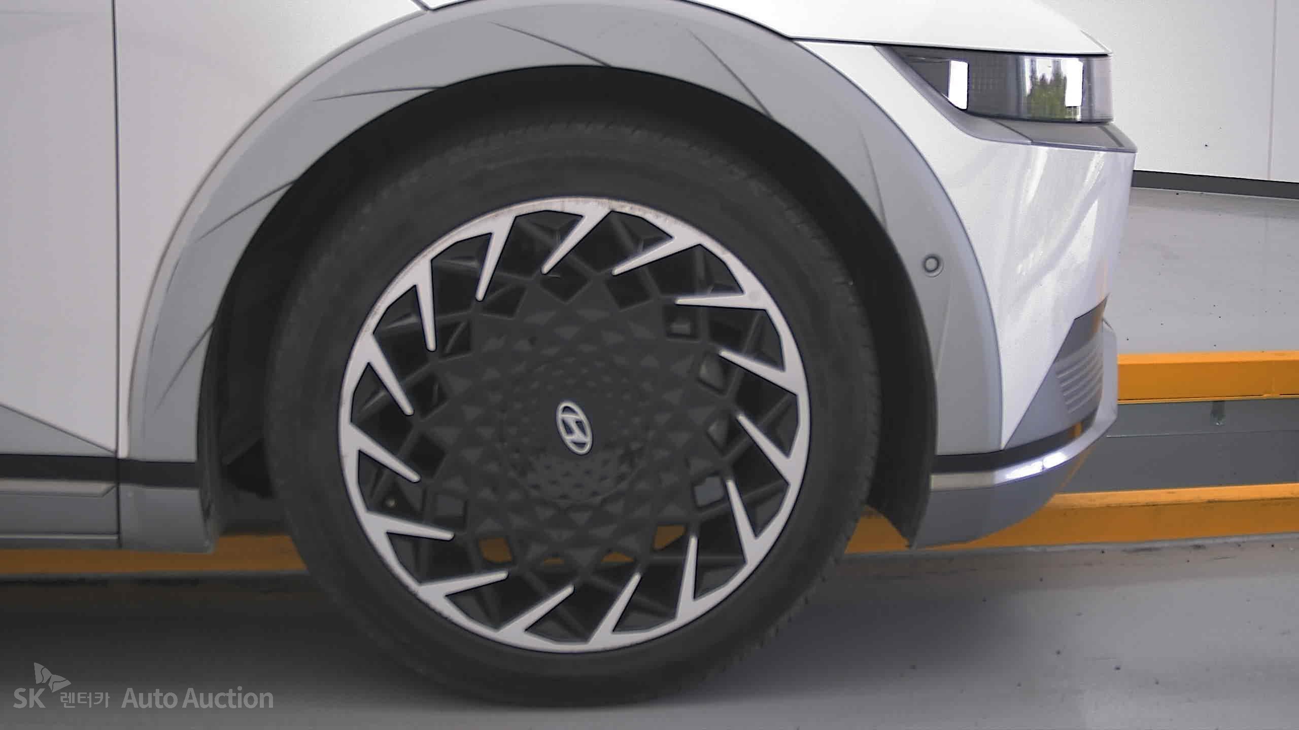 هيونداي Ioniq 2023 — صورة 28