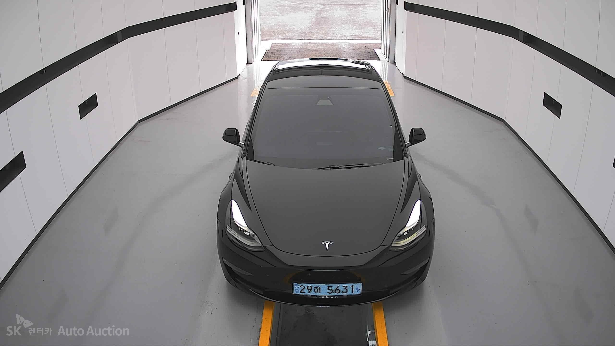 Tesla Model 3 2021 — صورة 24