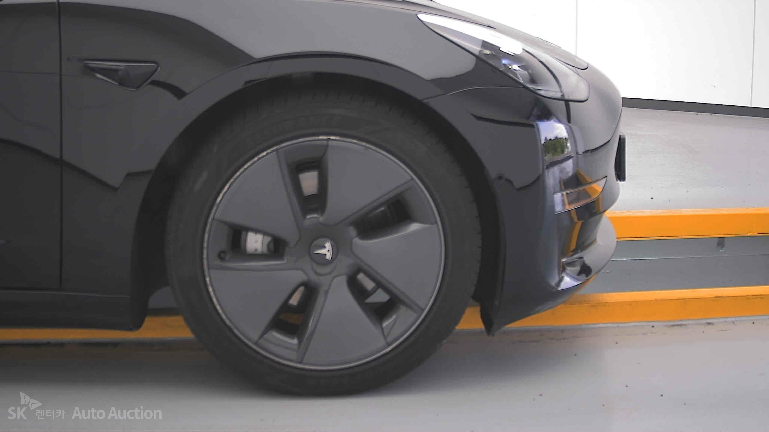 Tesla Model 3 2021 — صورة 28