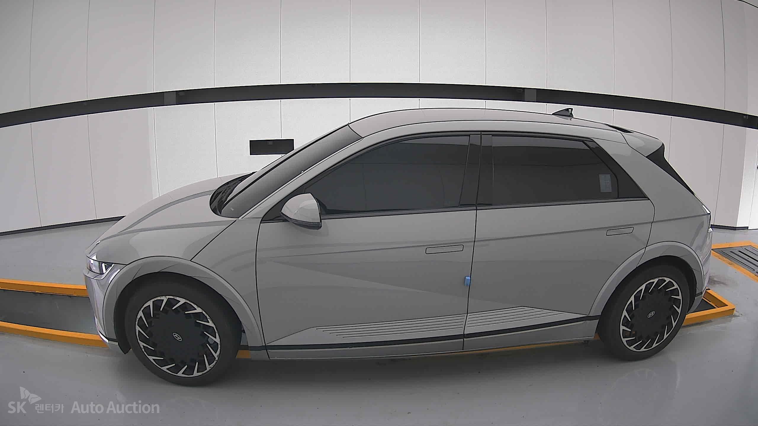 هيونداي Ioniq 2022 — صورة 13