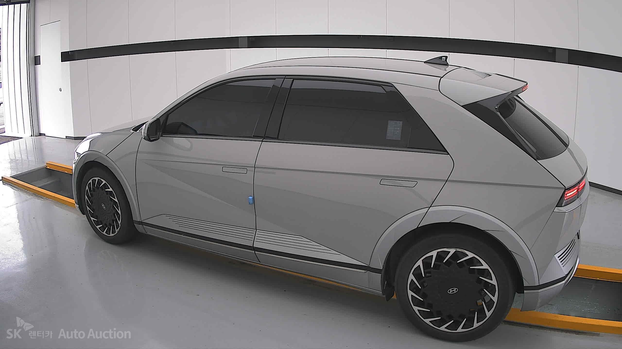 هيونداي Ioniq 2022 — صورة 14