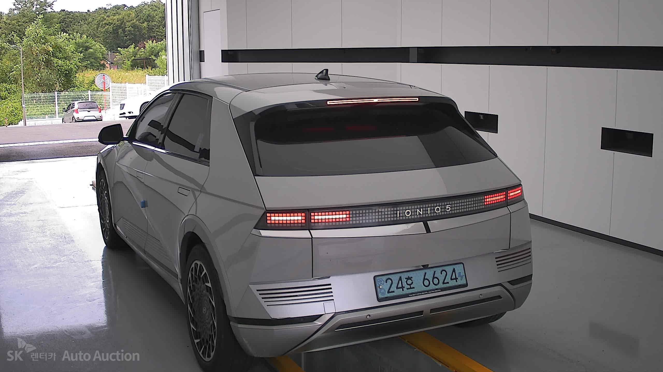 هيونداي Ioniq 2022 — صورة 15