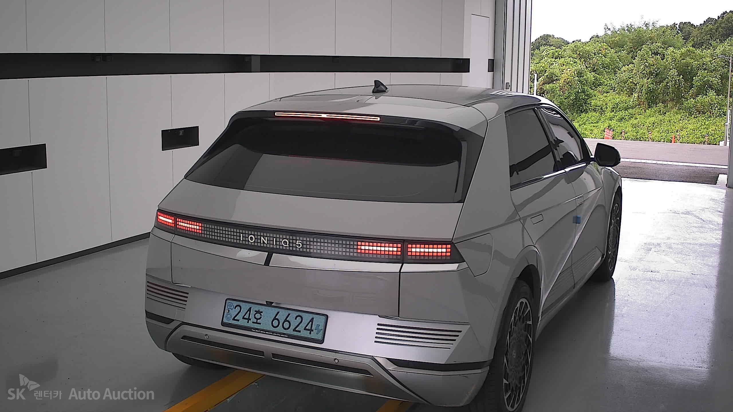 هيونداي Ioniq 2022 — صورة 16