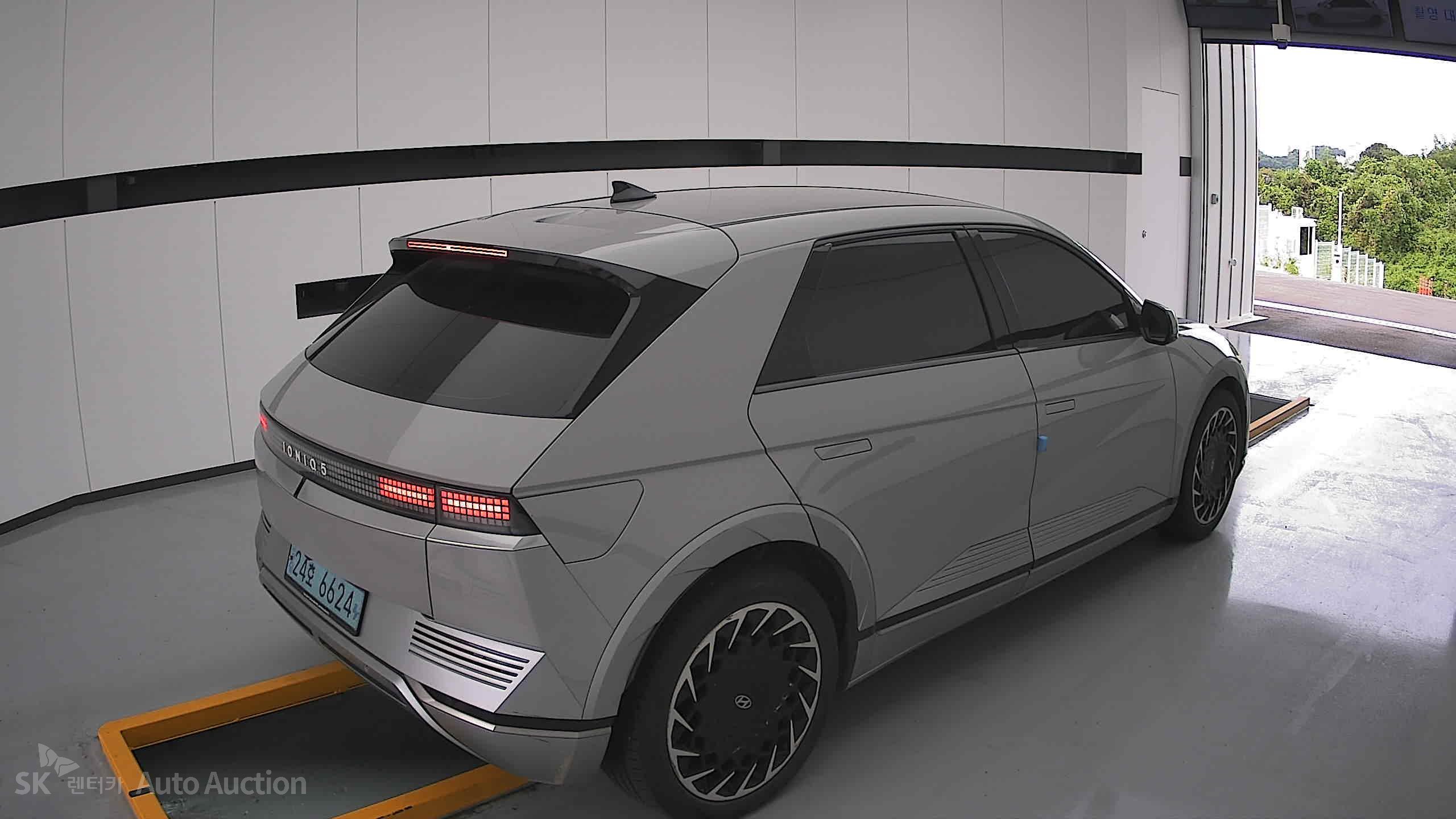 هيونداي Ioniq 2022 — صورة 17