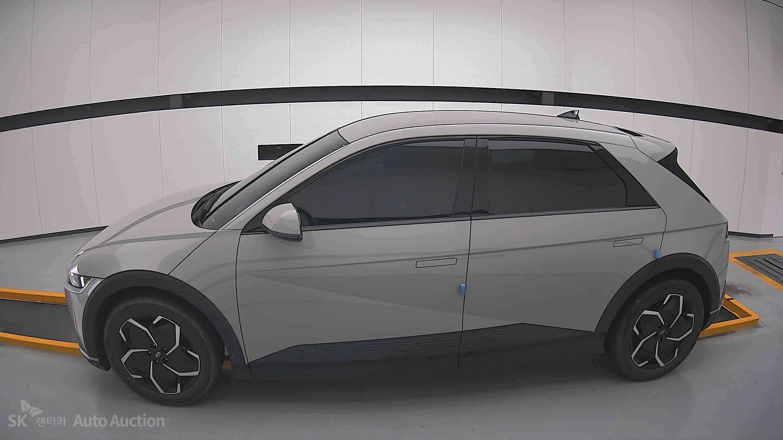 هيونداي Ioniq 2022 — صورة 13