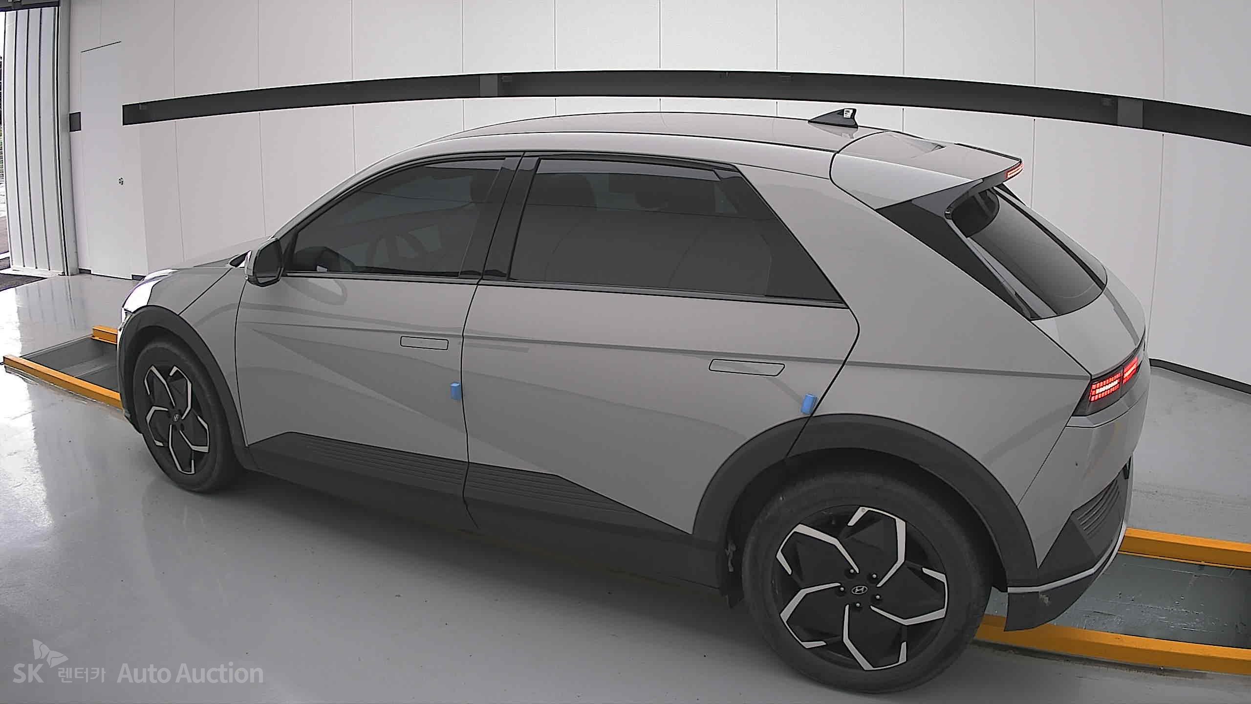 هيونداي Ioniq 2022 — صورة 14