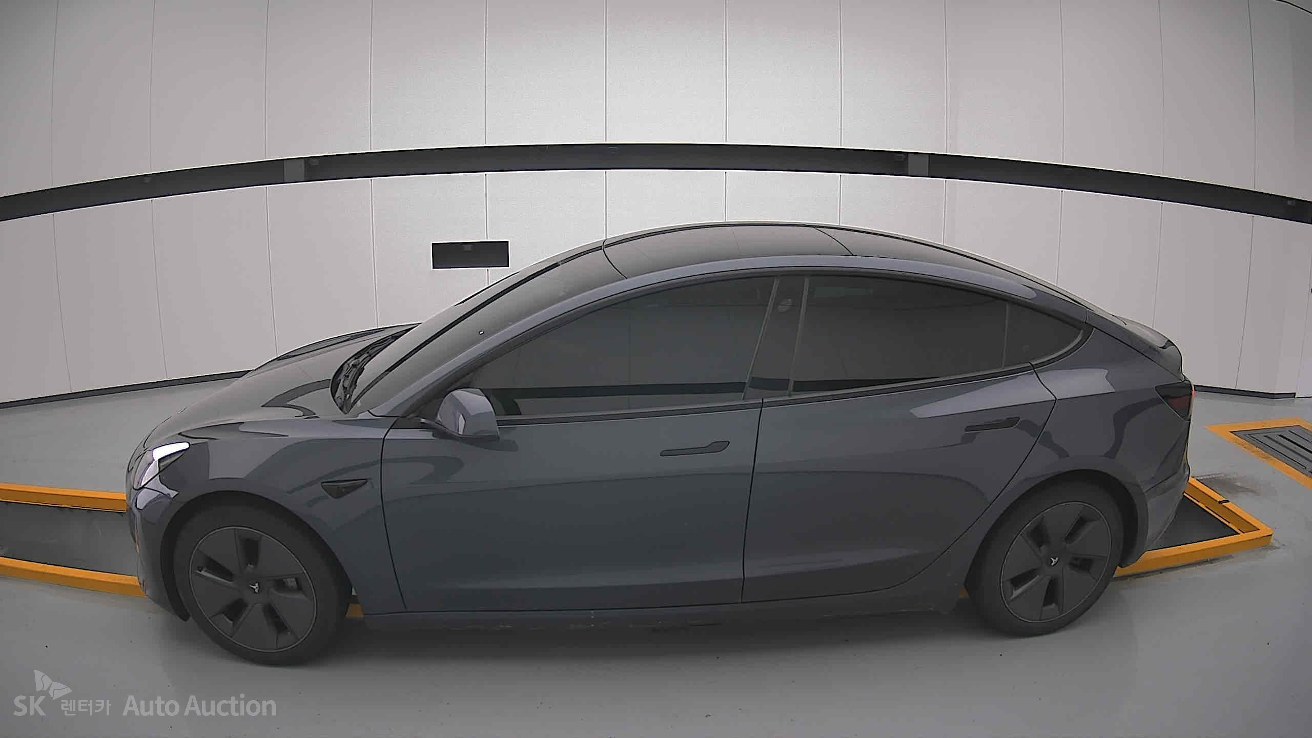 Tesla Model 3 2022 — صورة 13