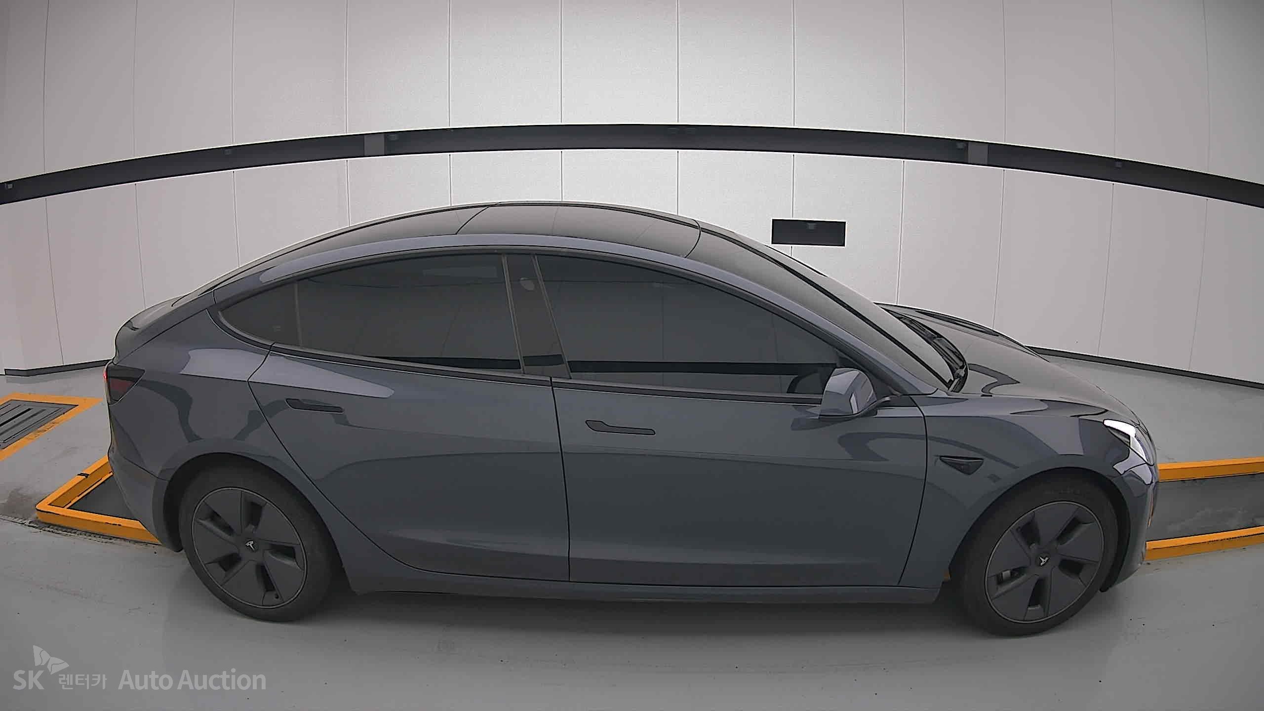 Tesla Model 3 2022 — صورة 19