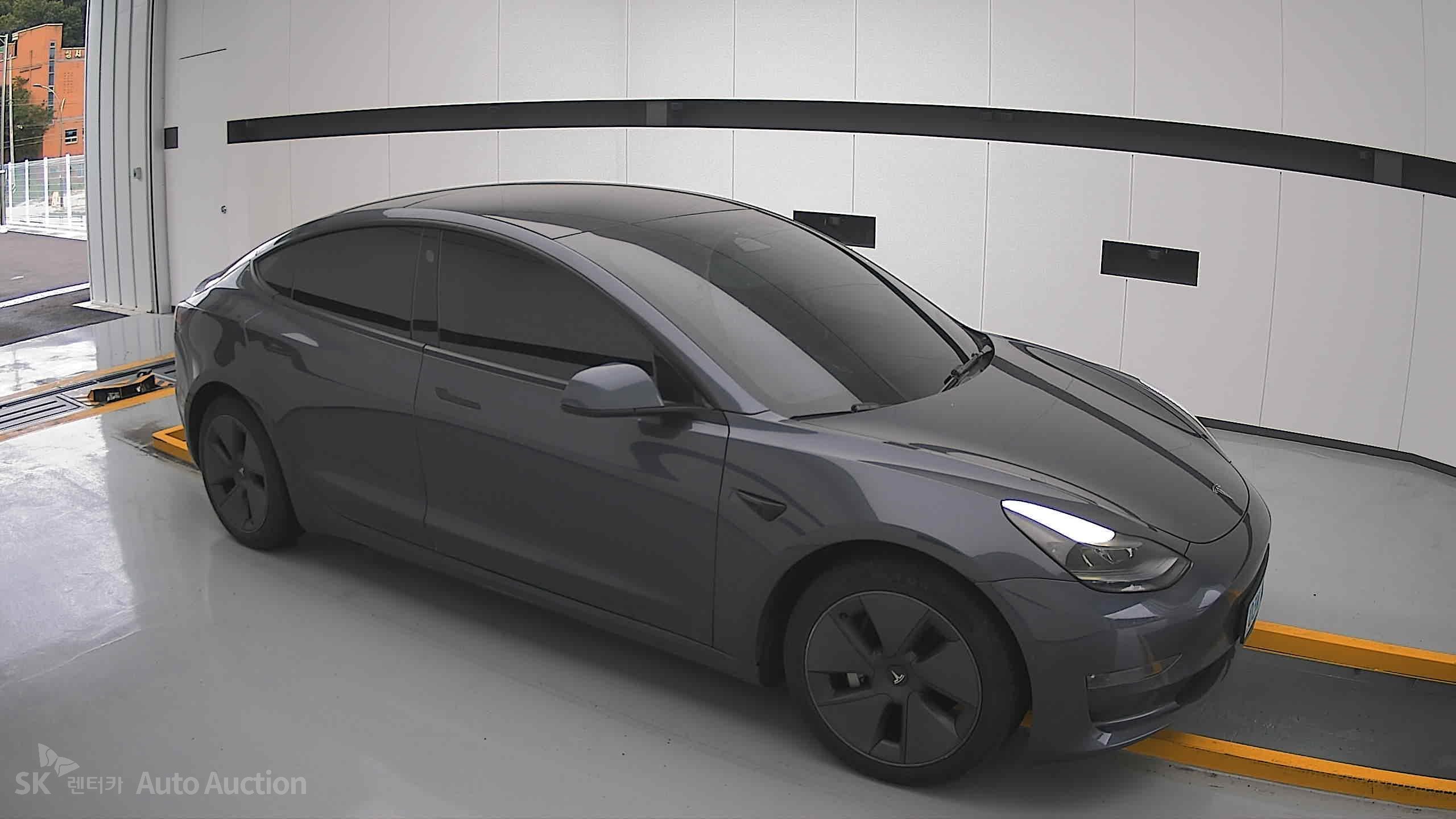 Tesla Model 3 2022 — صورة 20