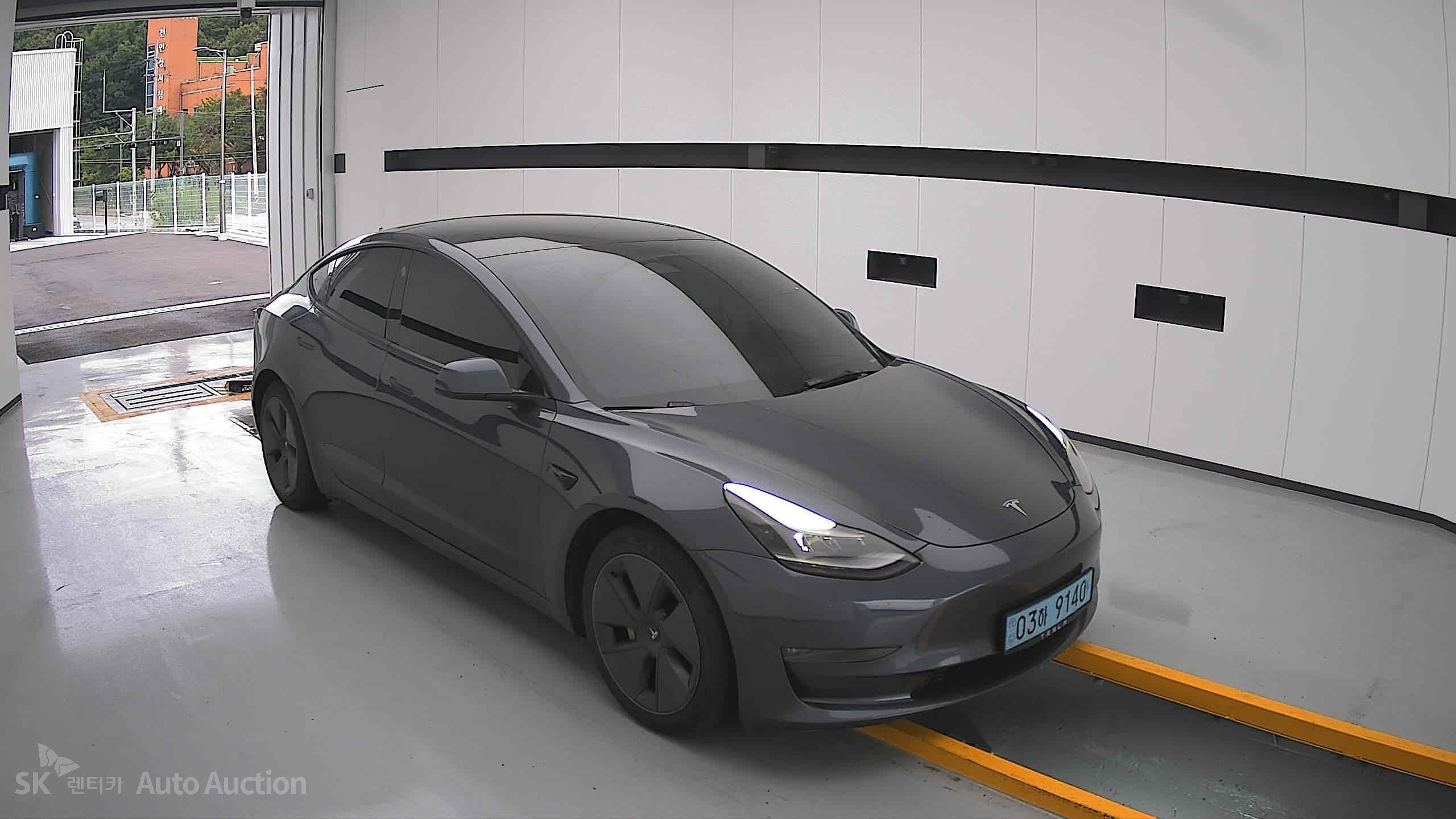 Tesla Model 3 2022 — صورة 21